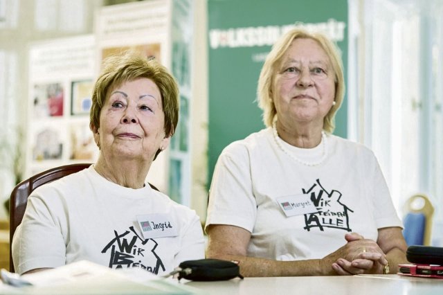 Ingrid Pilz und Margret Pollak fordern auch zehn Jahre nach der Besetzung eine dauerhafte Lösung für die Stille Straße 10.