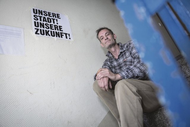 Sven Müller hat nach vier Jahren Wohnungslosigkeit in der Berliner Habersaathstraße ein neues Zuhause gefunden.