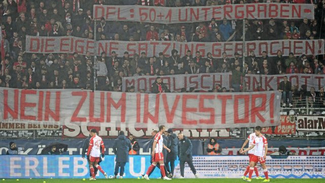 Würden Klubs wie Bayern München etwas bei ihren Fußballmillionären sparen, ist kein zweifelhafter Investor nötig.