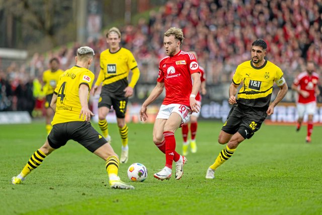 Großer Druck und gute Chancen: Union mit Benedict Hollerbach (2.v.r.) blieb gegen Dortmund dennoch torlos.