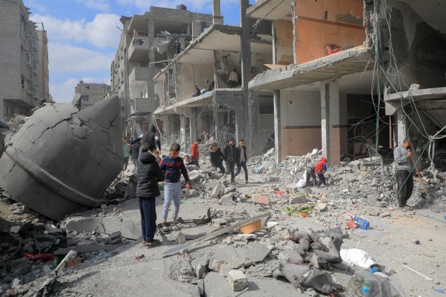 Die Bundesregierung trägt Mitschuld am Tod von über 30 000 Menschen im Gazastreifen, argumentiert Anwältin Nadija Samour.