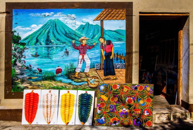 Der Lago de Atitlán auf einem Wandgemälde in San Juan La Laguna
