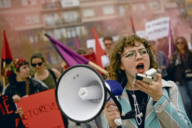 Demonstration zum 1. Mai in Kosovos Hauptstadt Pristina.