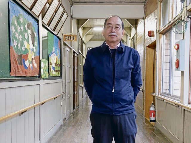 Der Ökonom Hiroyuki Matsumoto lobt in dem Ort Yokoze (Präfektur Saitama) den kreativen Umgang mit dem Leerstand.