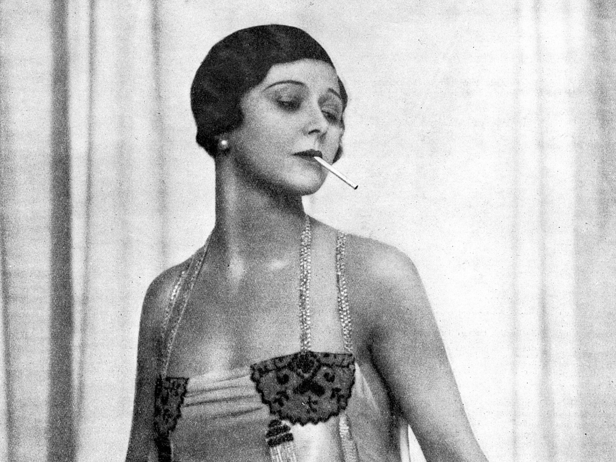 Roman: »Leben einer Tänzerin«: Leben und Sterben in der Boheme | nd ...