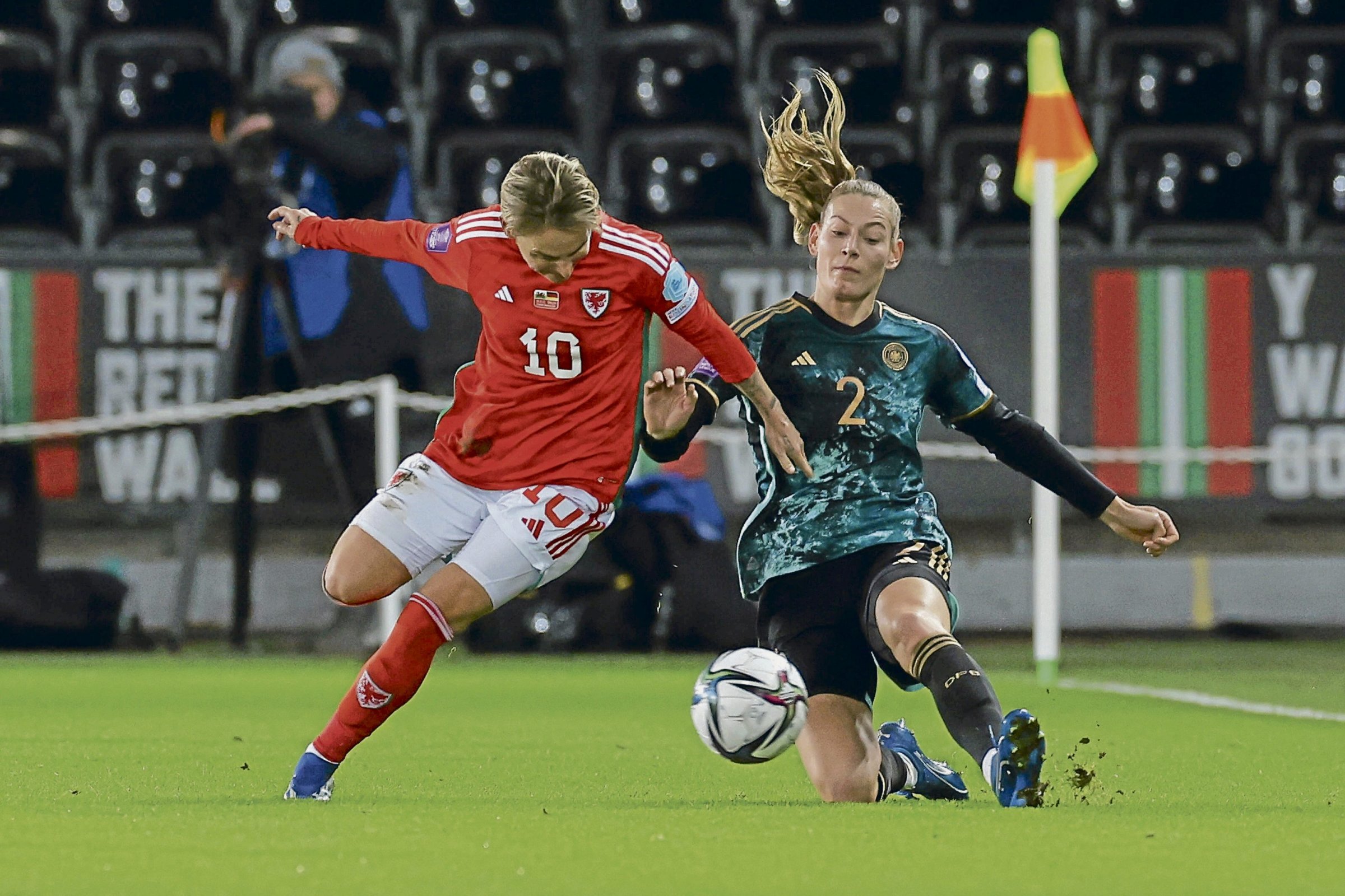 Football : les femmes de la DFB ont deux chances de réaliser leur rêve olympique