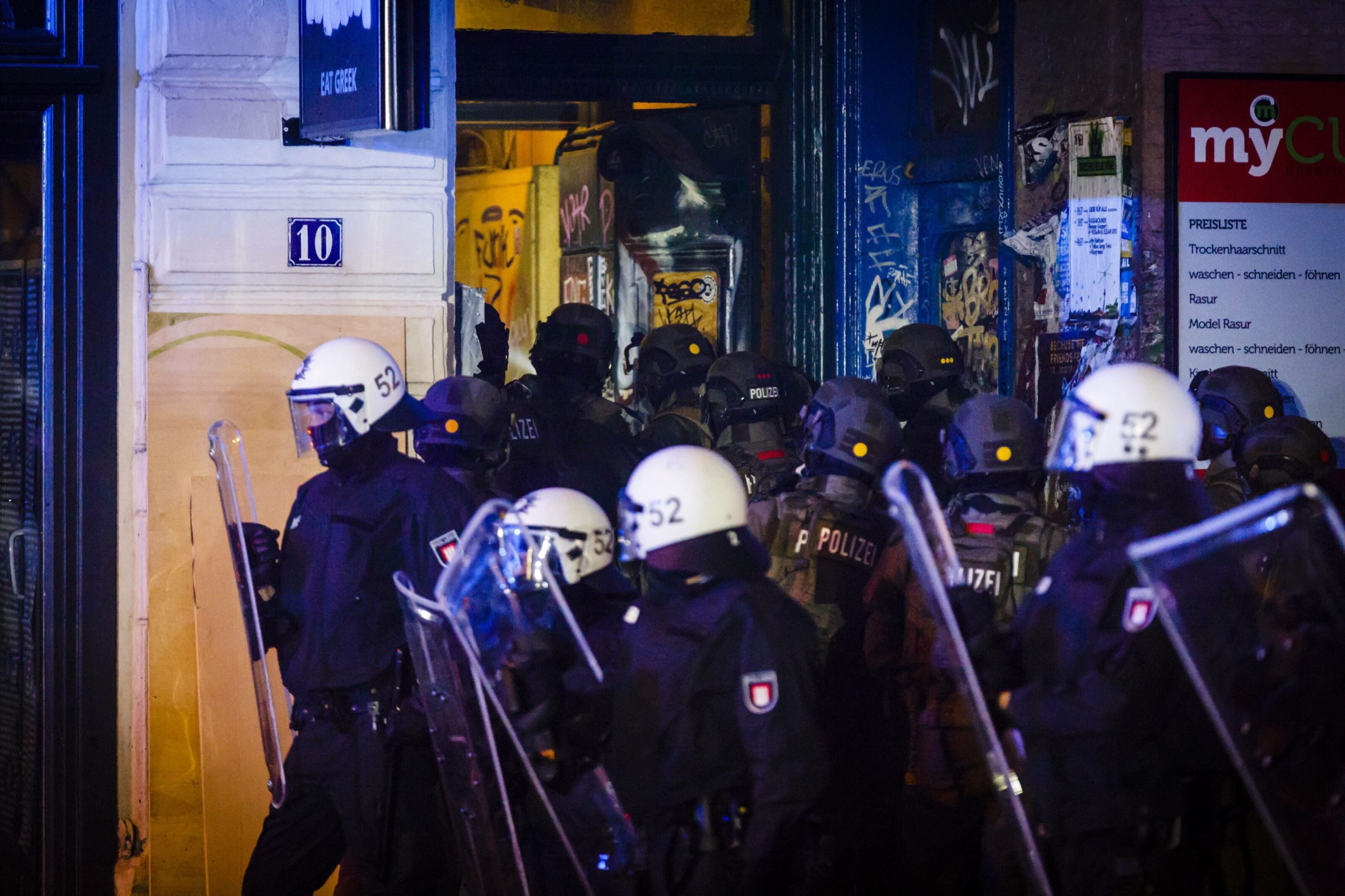 Examen du parquet : Éventuellement deux procès du G20 contre des policiers