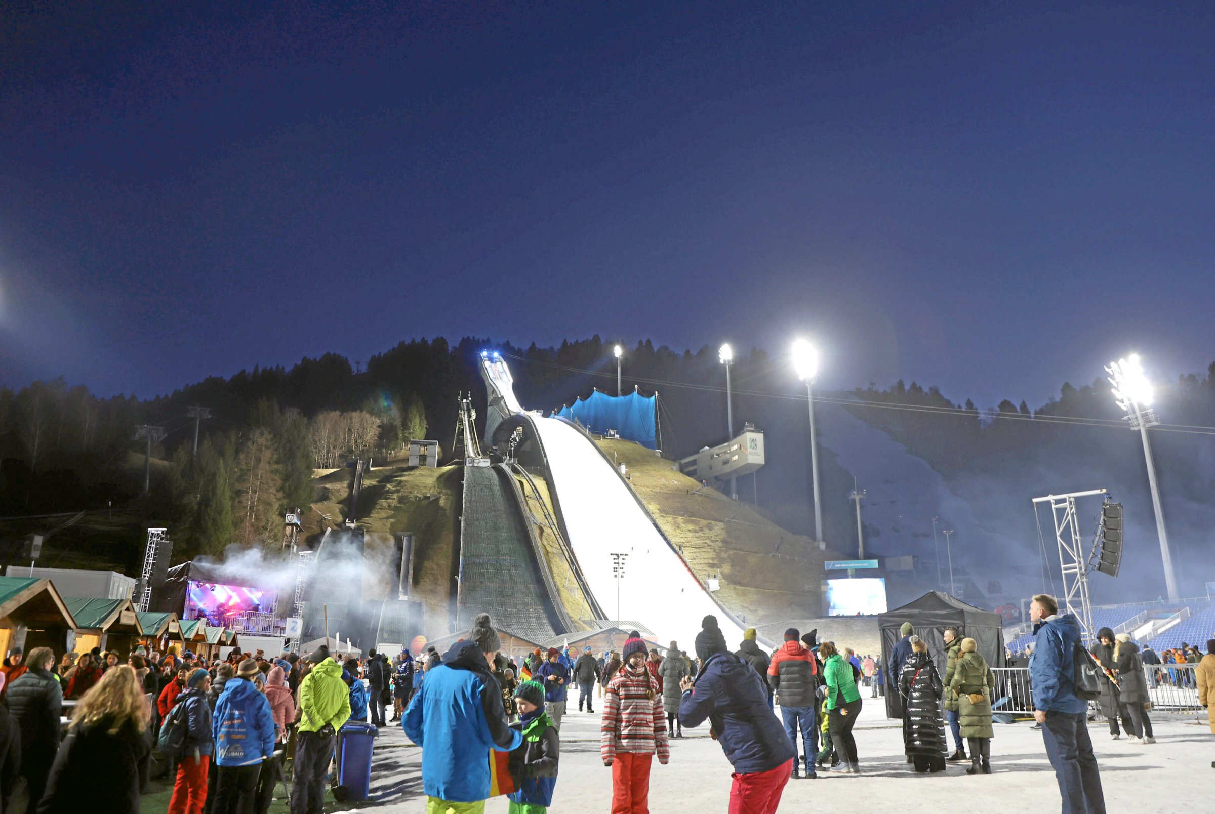 Saut à ski féminin : une véritable tournée n’aura probablement pas lieu avant 2026 pour les sauteuses à ski