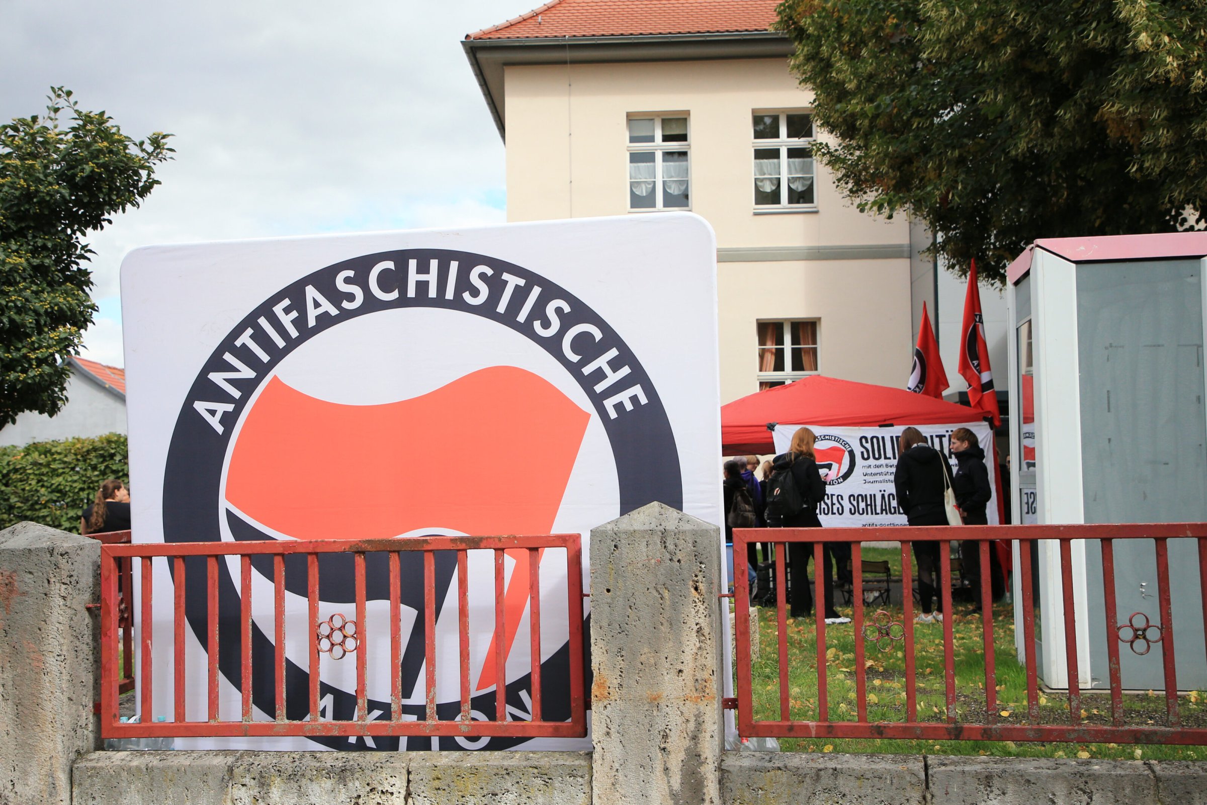 Extrémisme de droite : levée des sanctions légères contre les néo-nazis