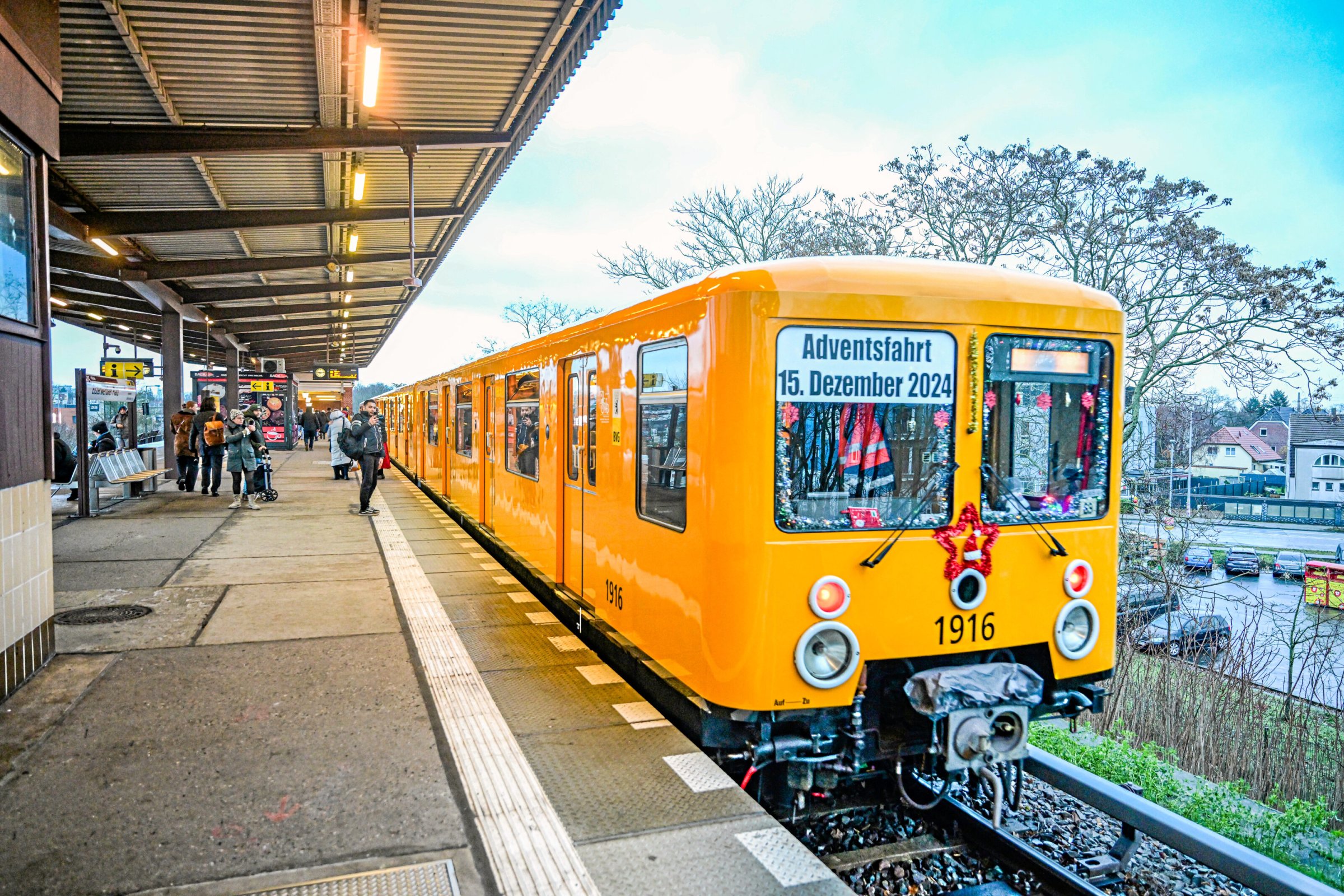 DDR-Zug-BVG-schickt-historische-U-Bahn-E-III-auf-Abschiedsfahrt