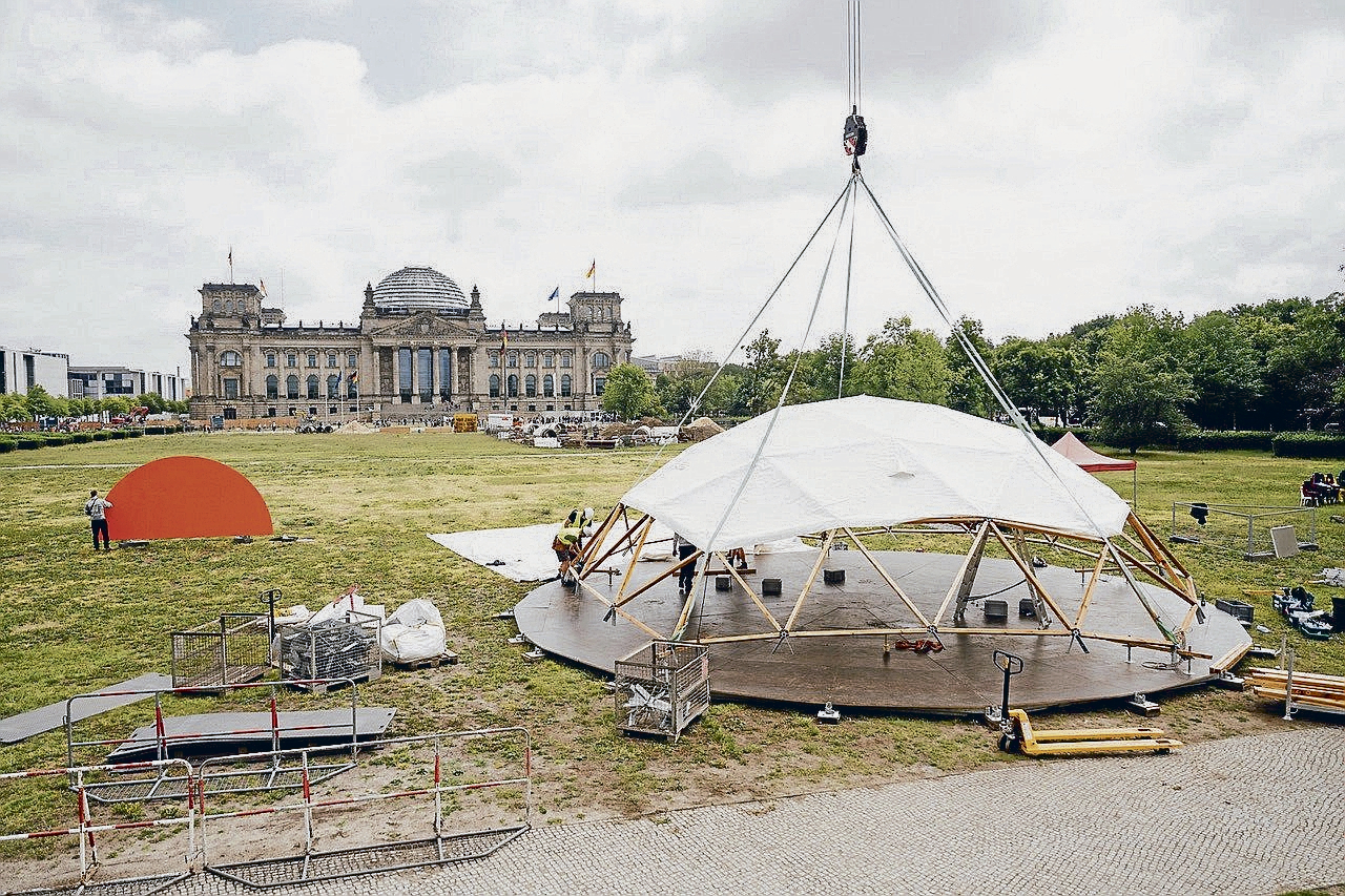 Krise-der-Demokratie-Neue-Generation-ruft-Revolution-aus