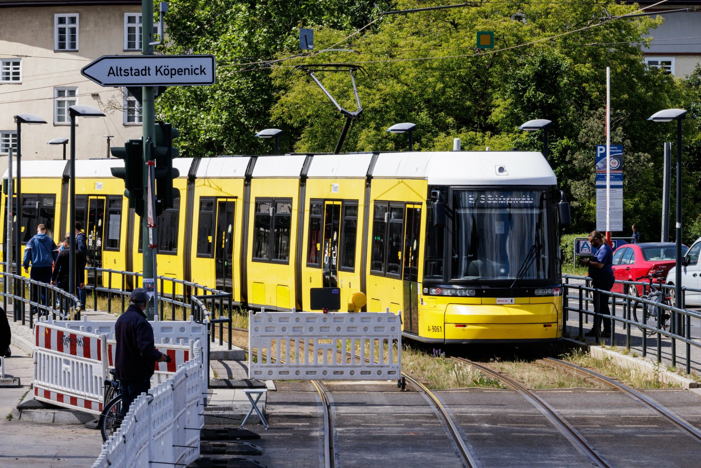 BVG-PNV-in-Berlin-Alles-im-Fluss-bei-Teileinstellung-der-Tram-21