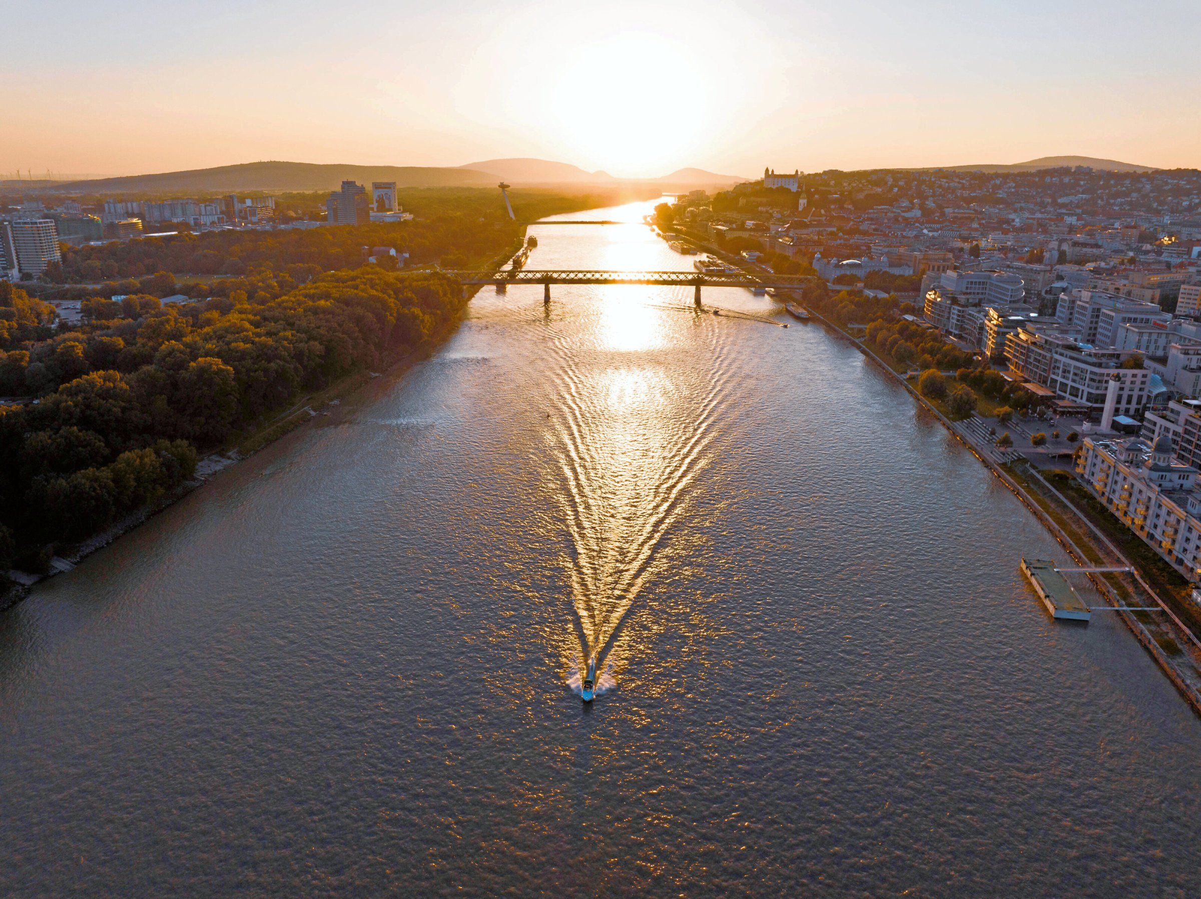-ber-Wasser-Treiben-lassen-in-Bratislava