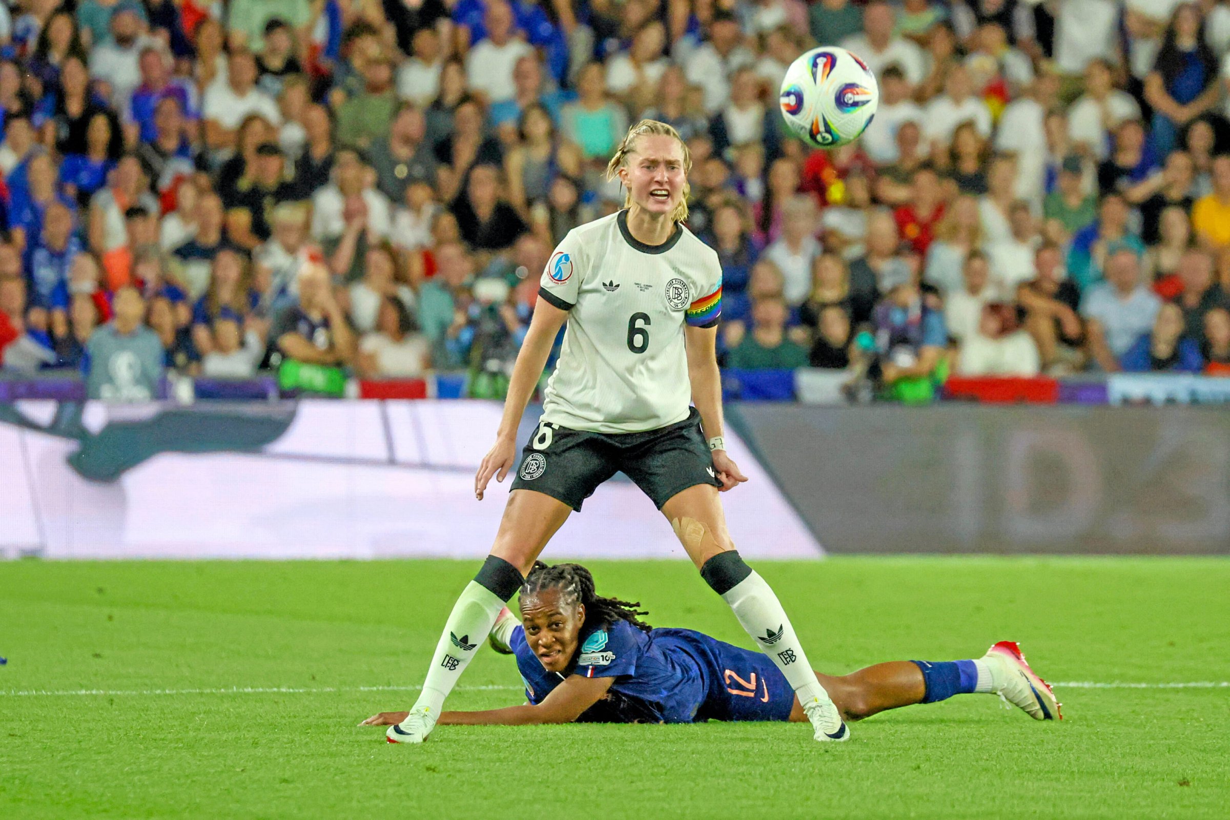 Fu-ball-EM-Der-Wille-der-DFB-Frauen-versetzt-in-der-Schweiz-Berge