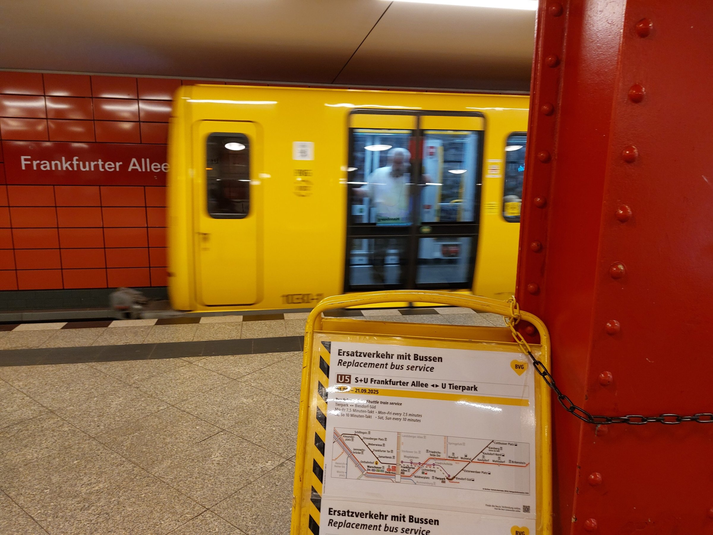 BVG-Lichtenberg-ber-sechs-Wochen-Ersatzbus-statt-U5