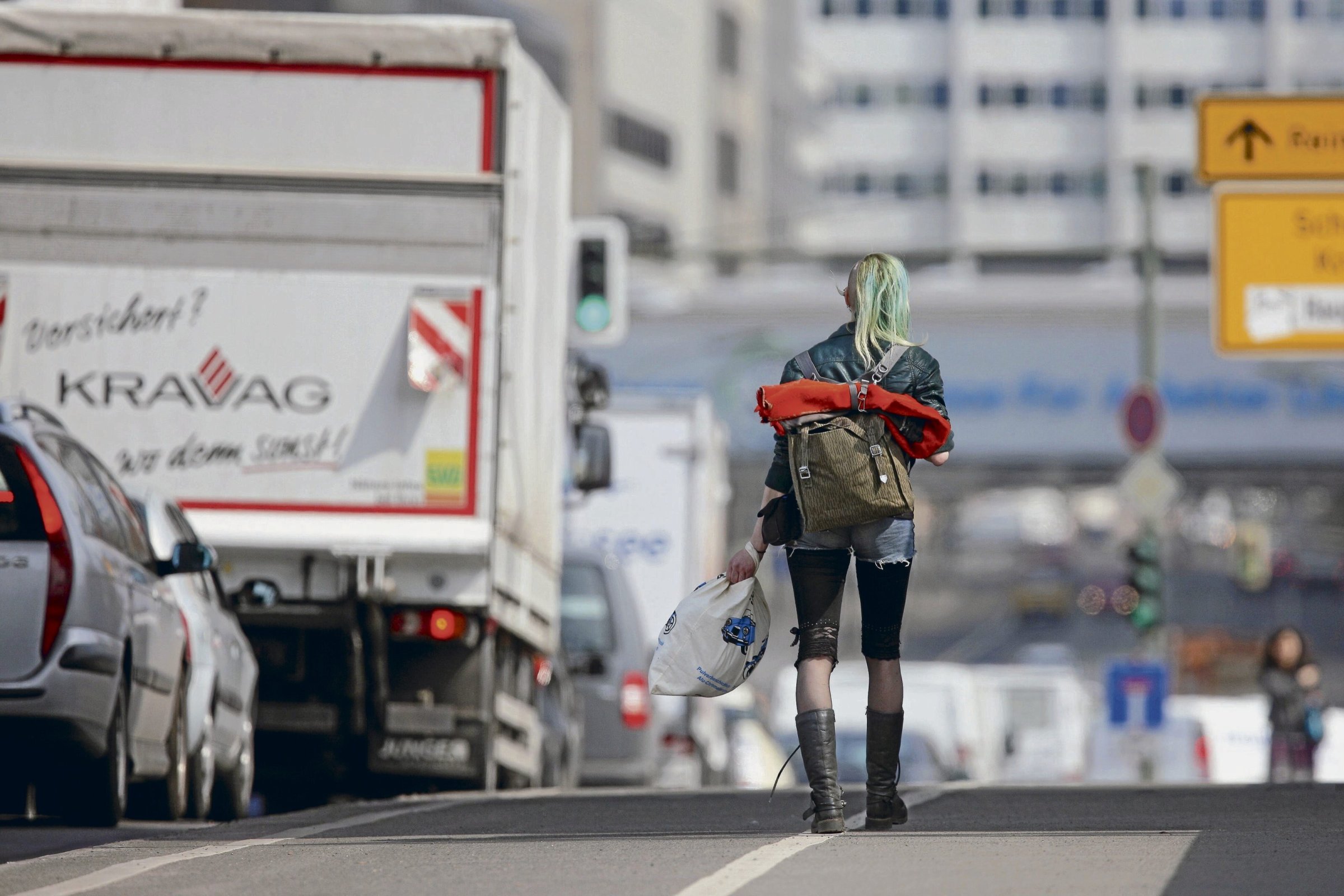 Wohnungslose-Kinder-ohne-eigenes-Bett-16-000-Berliner-Wohnunglose-unter-18