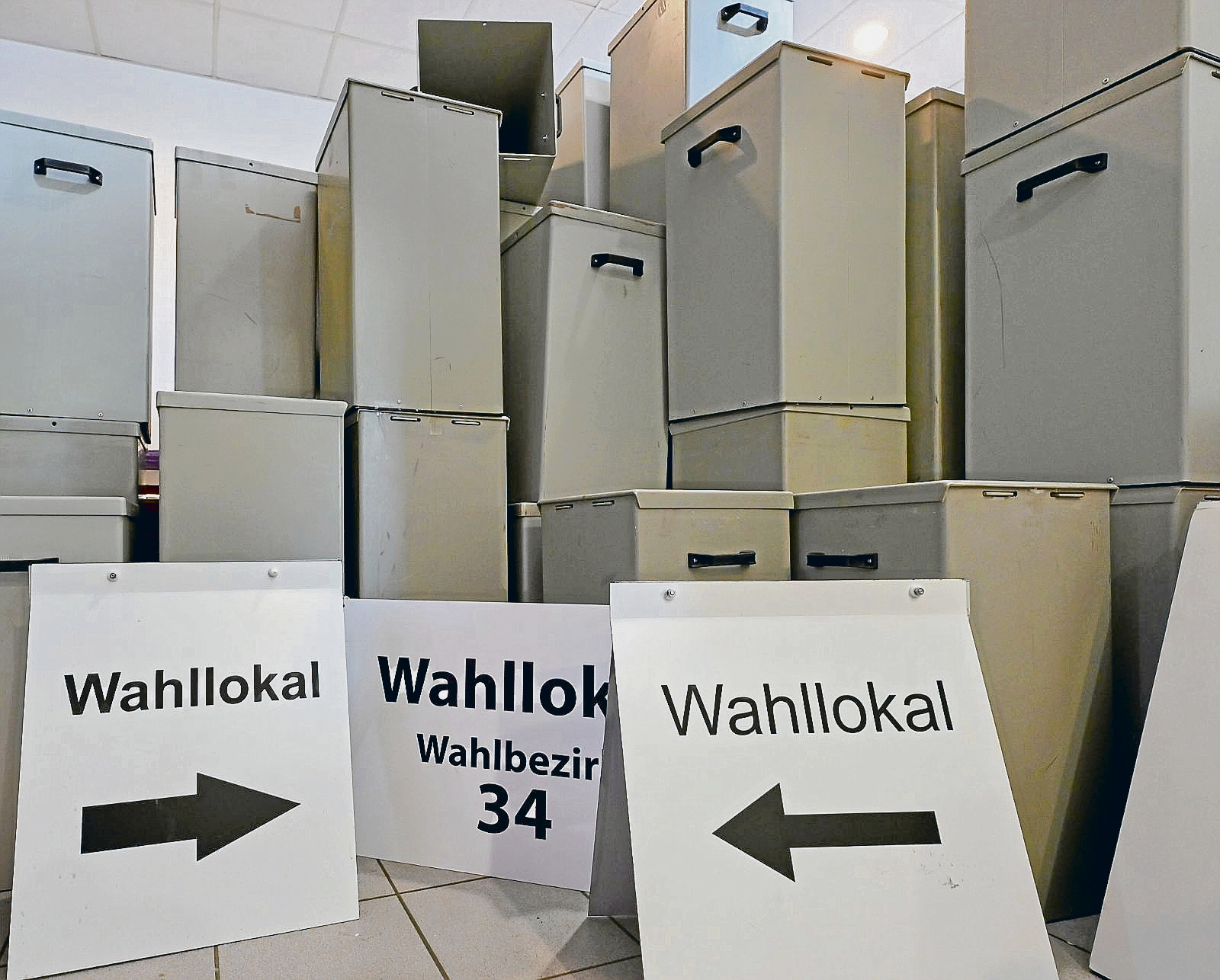 Wahlen-Versteckter-Hitlergru-im-Wahlkampf