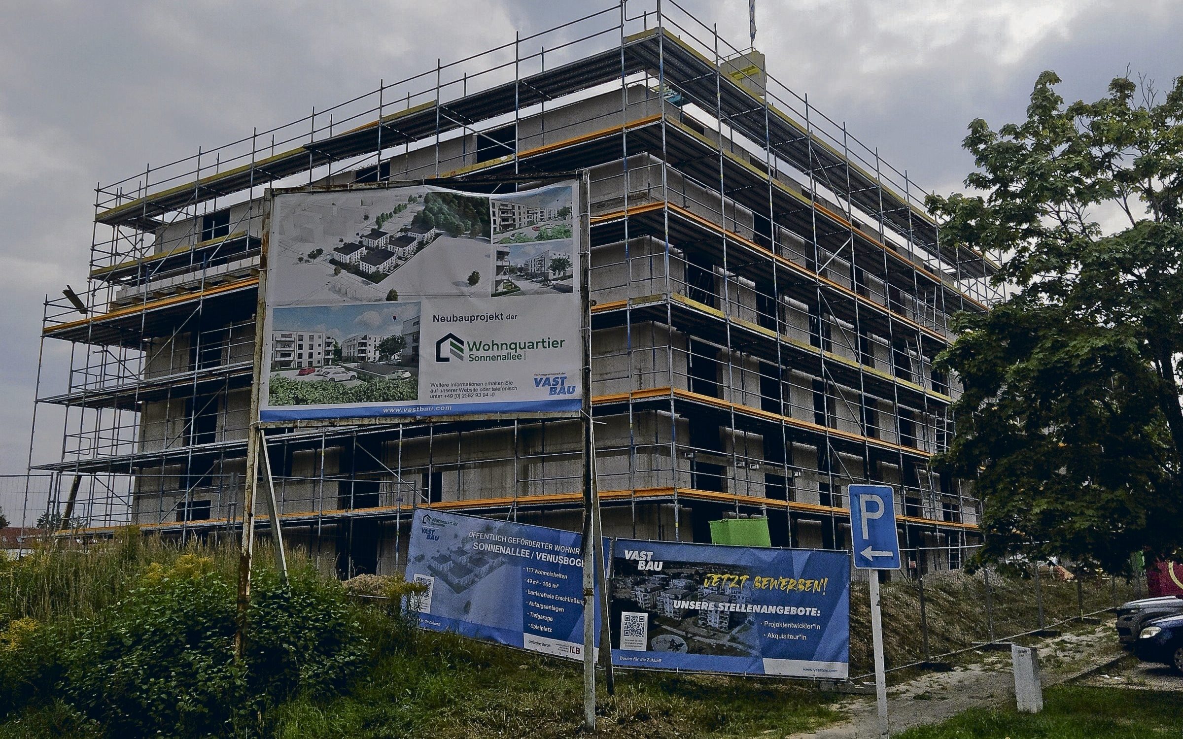 Wohnungsbau-Grundsteinlegung-und-Richtfest-zugleich