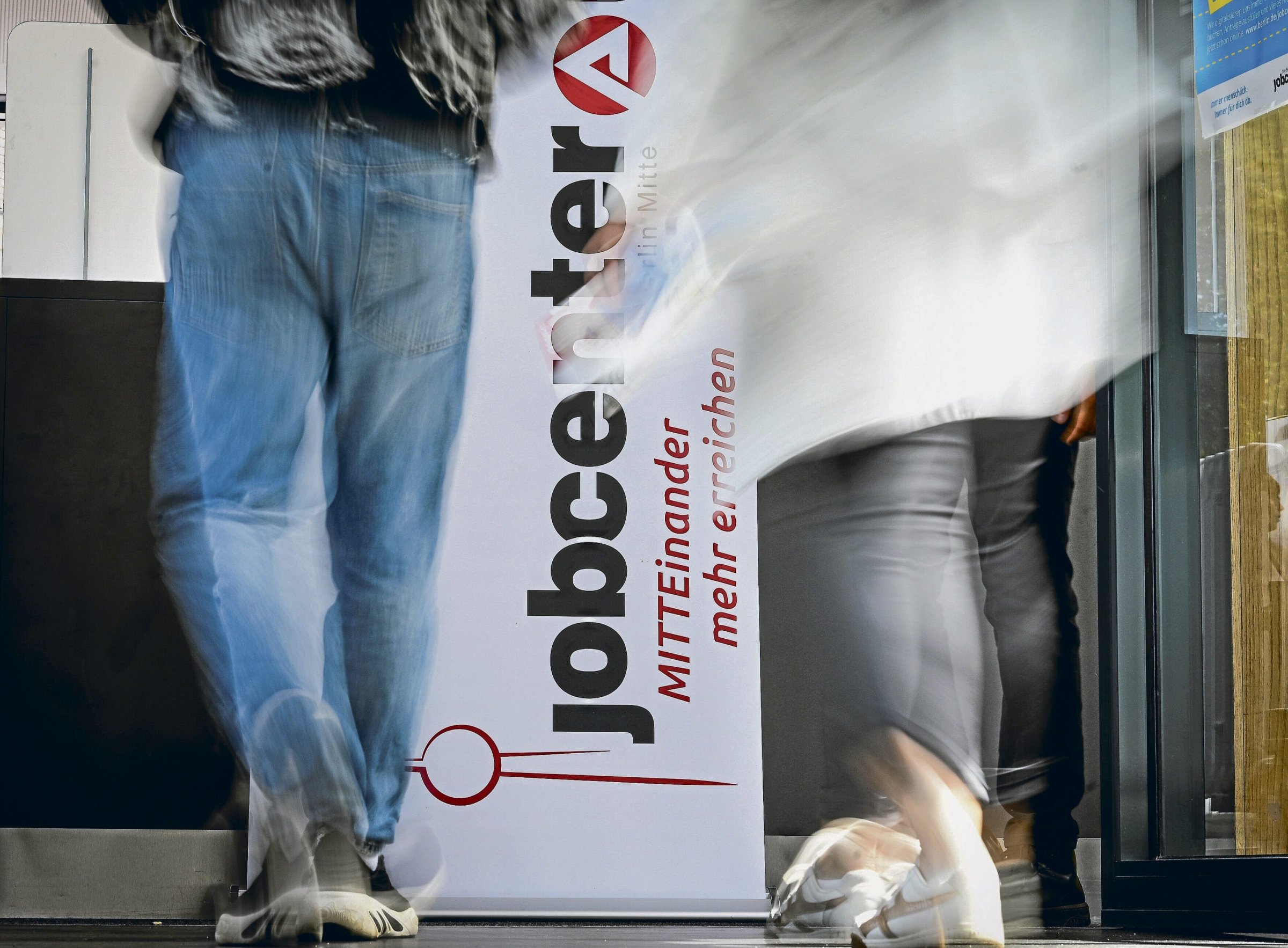Arbeitslosigkeit-Gefangen-in-der-Jobcenter-Maschinerie
