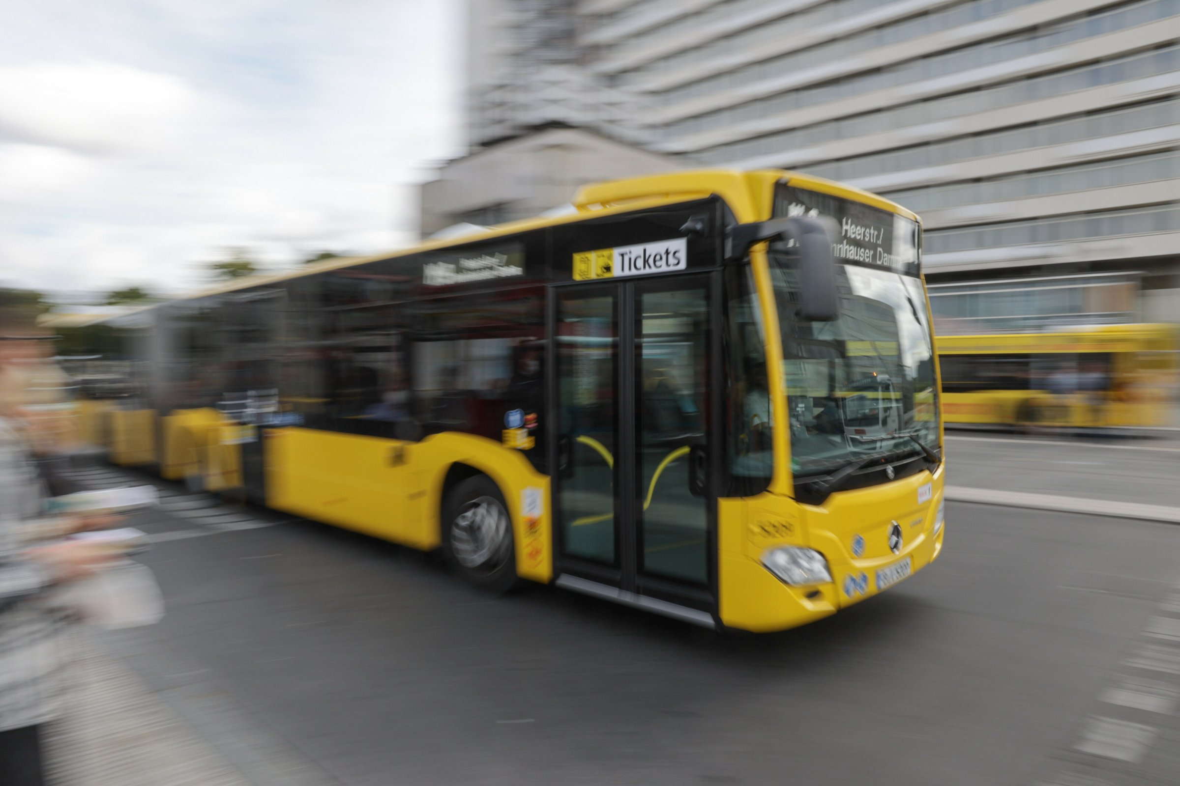Nahverkehr-Drastische-Erh-hung-beim-Sozialticket-in-Berlin