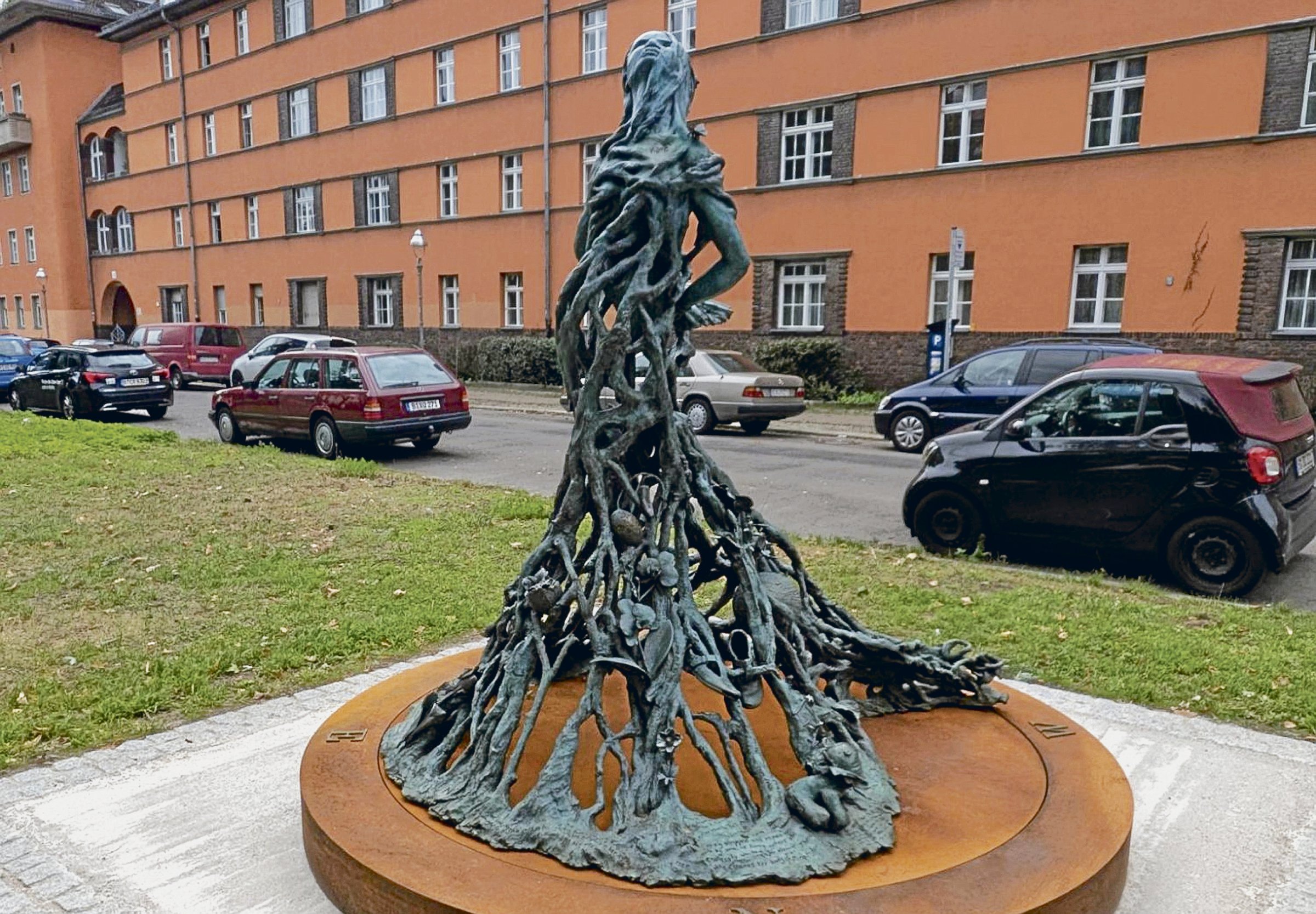 Erinnerungskultur-Von-oben-statt-von-unten