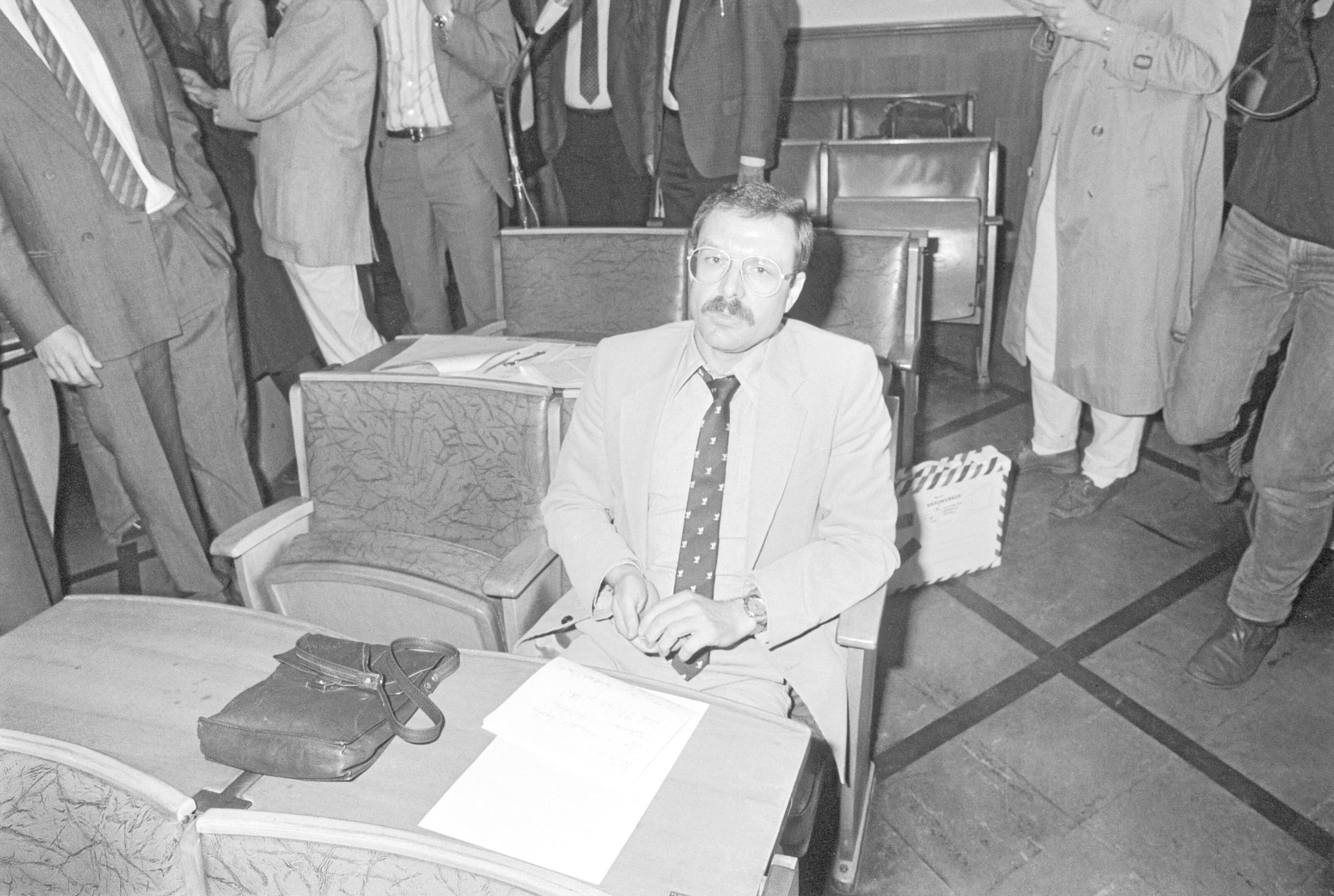 Geschichte-40-Jahre-Antes-Aff-re-Sch-sse-im-West-Berliner-Bausumpf