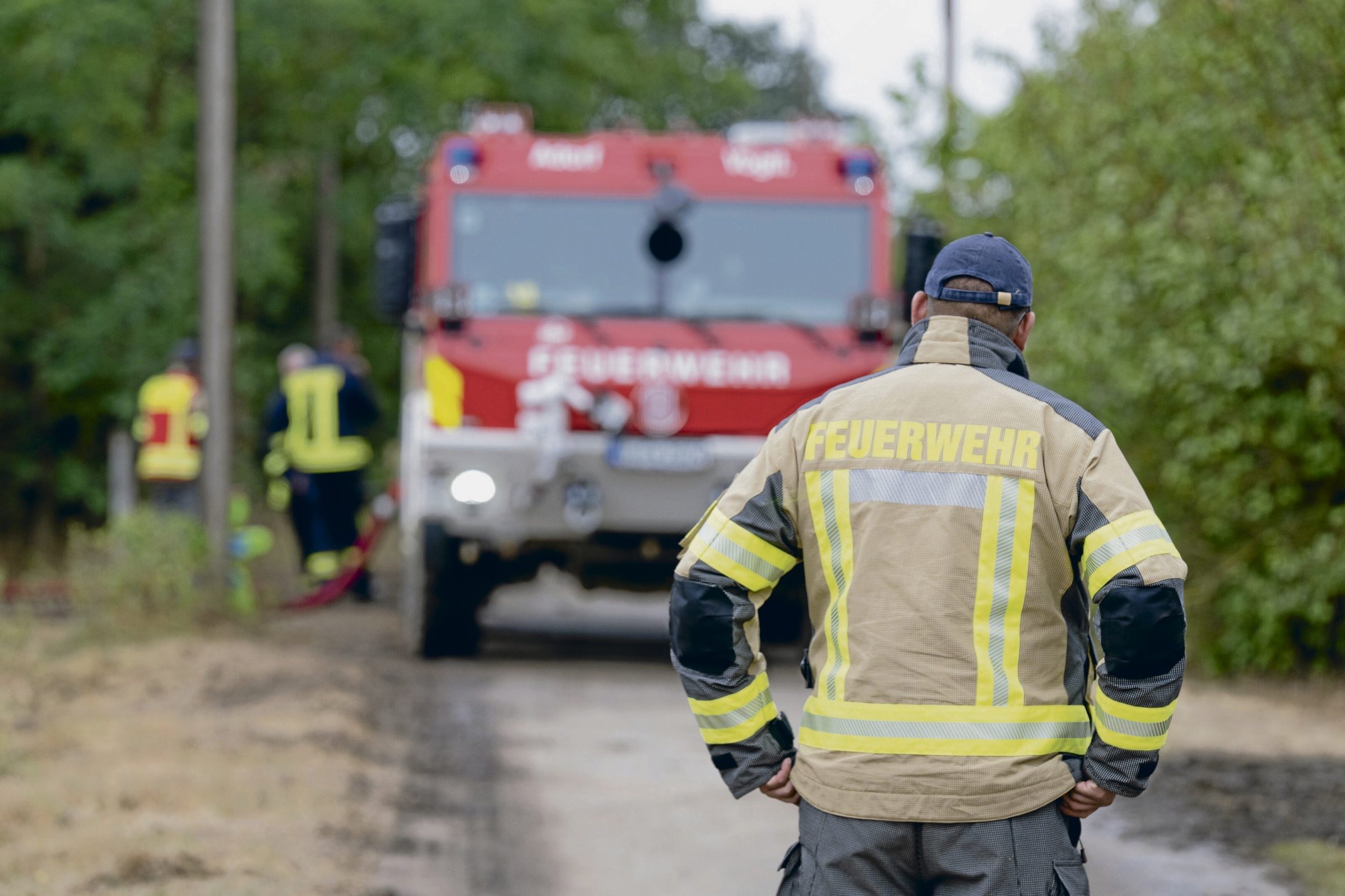 Brandenburger-Feuerwehr-Ein-L-schfahrzeug-aus-dem-Onlineshop
