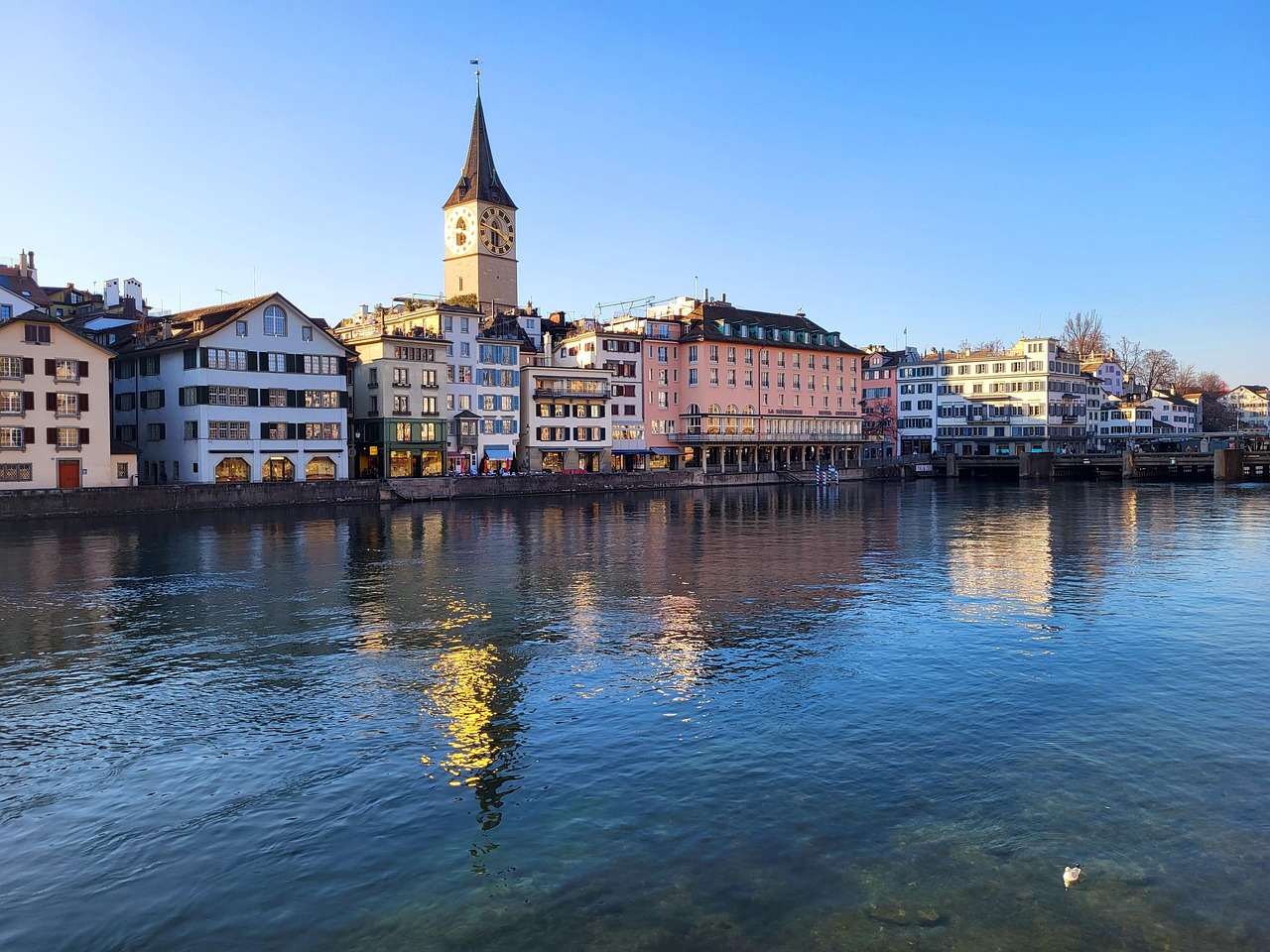 Wohneigentum-in-der-Schweiz-Fiktion-Privateigentum