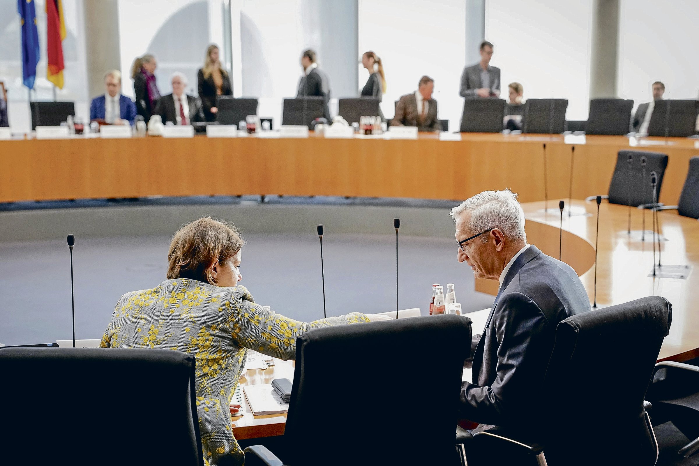 Parlamentarisches Kontrollgremium | Wer bewacht die Bewacher?