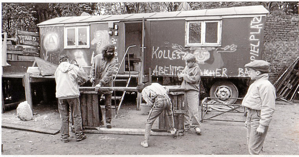 Spielwagenbewegung-Ostberlin-Das-Spiel-wagen