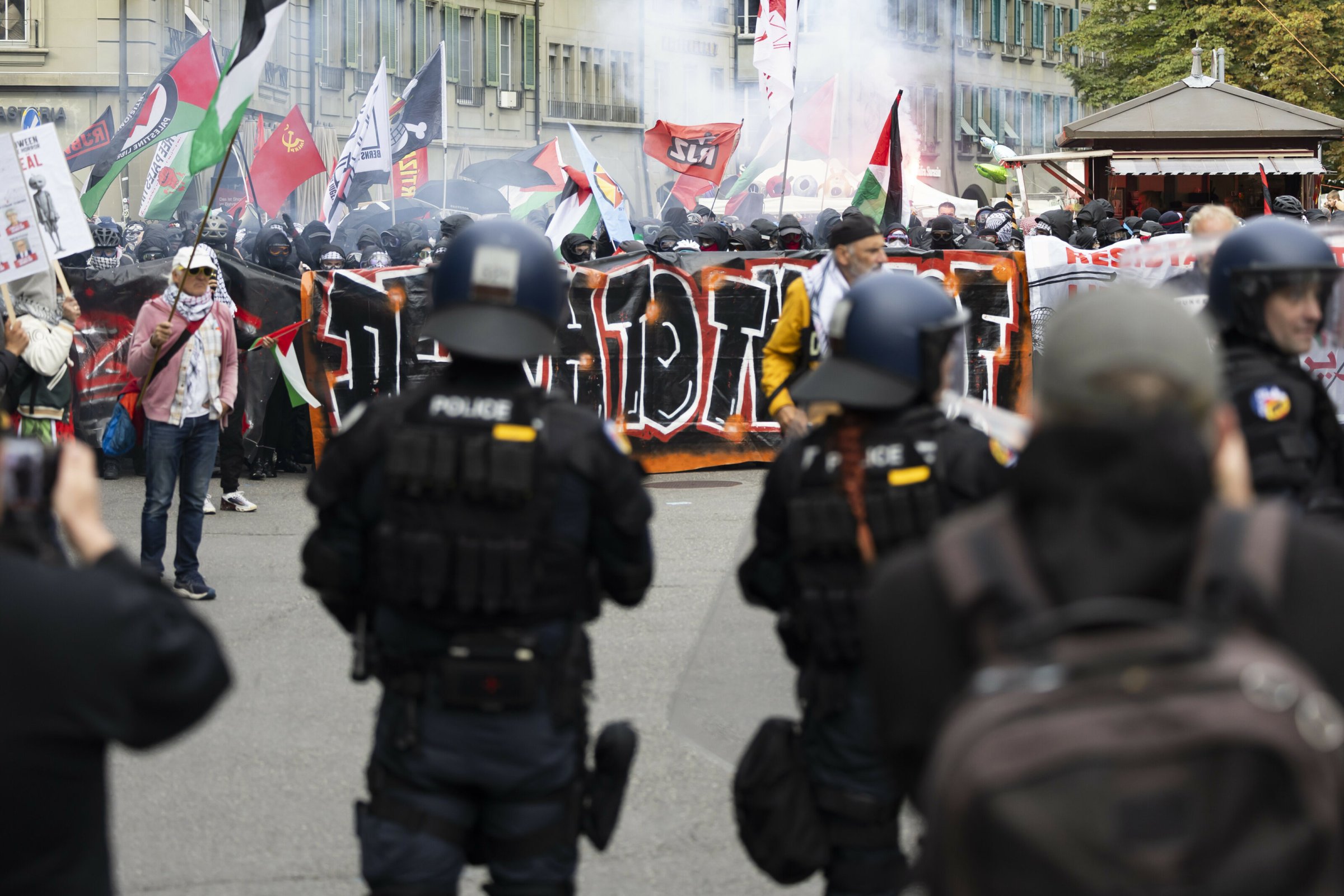 Schweiz | Bern: 536 Festnahmen nach Palästina-Demo