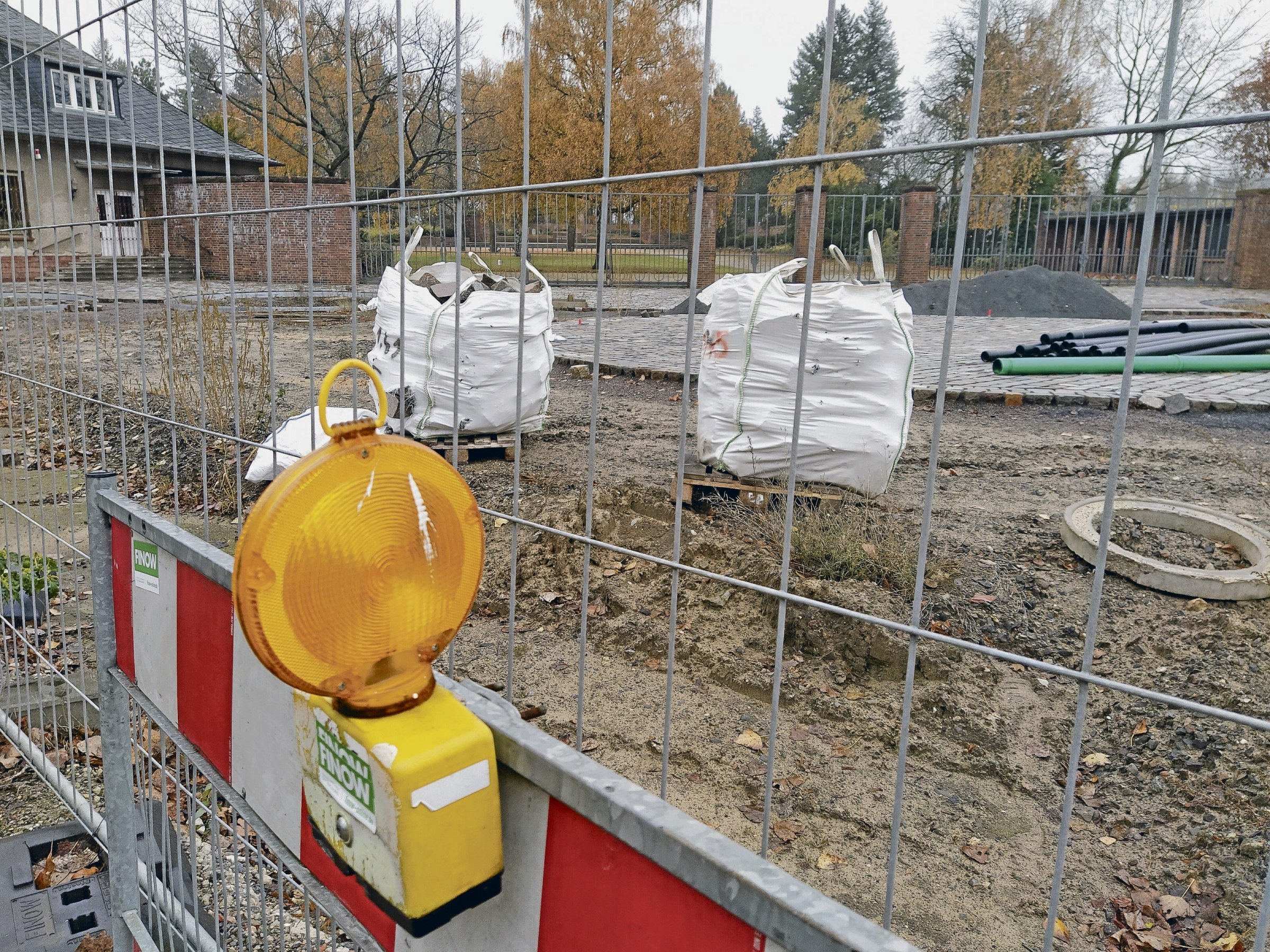 Gedenken-in-Friedrichsfelde-Liebknecht-Luxemburg-Ehrung-akut-gef-hrdet