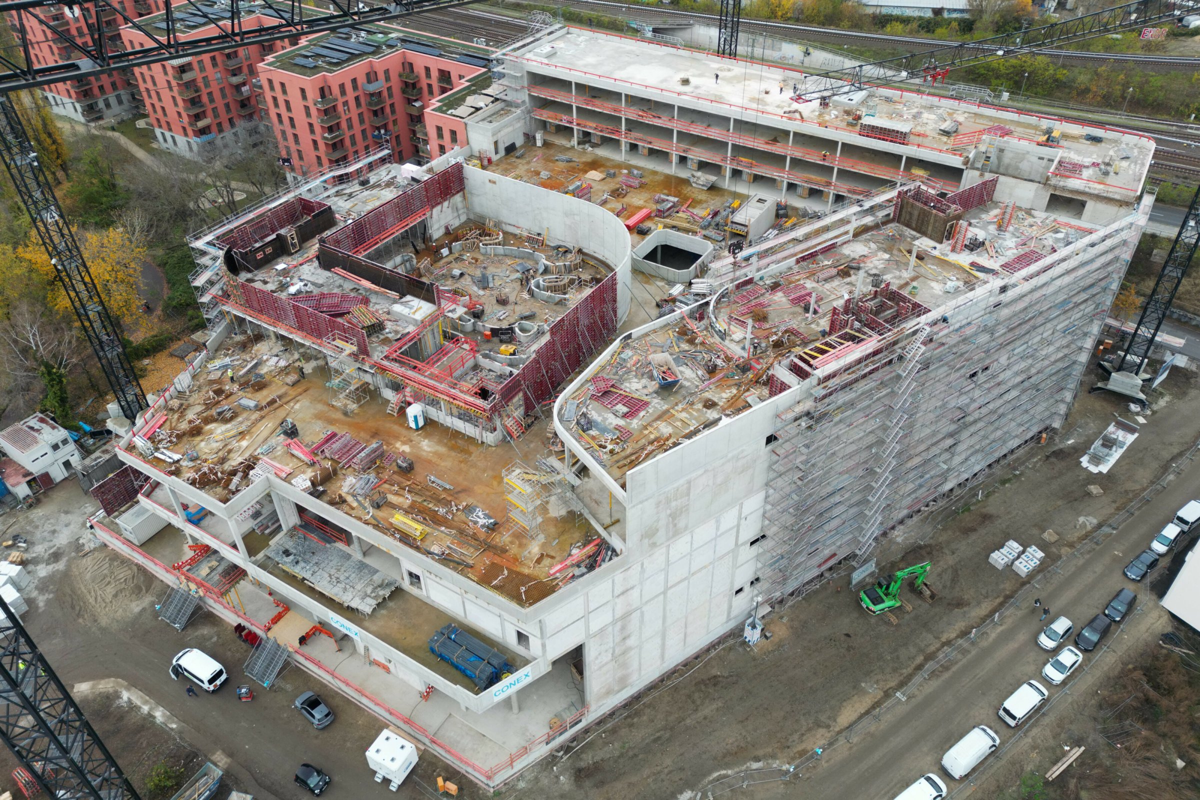 Riesenaquarium-Rummelsburger-Bucht-Protestwelle-gegen-Ocean-Berlin