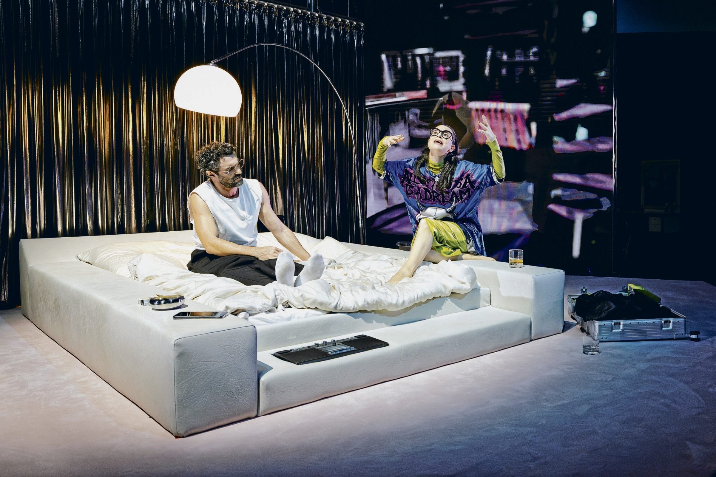 Schaub-hne-am-Lehniner-Platz-Hannah-Zabrisky-tritt-nicht-auf-Achtung-ich-leide-