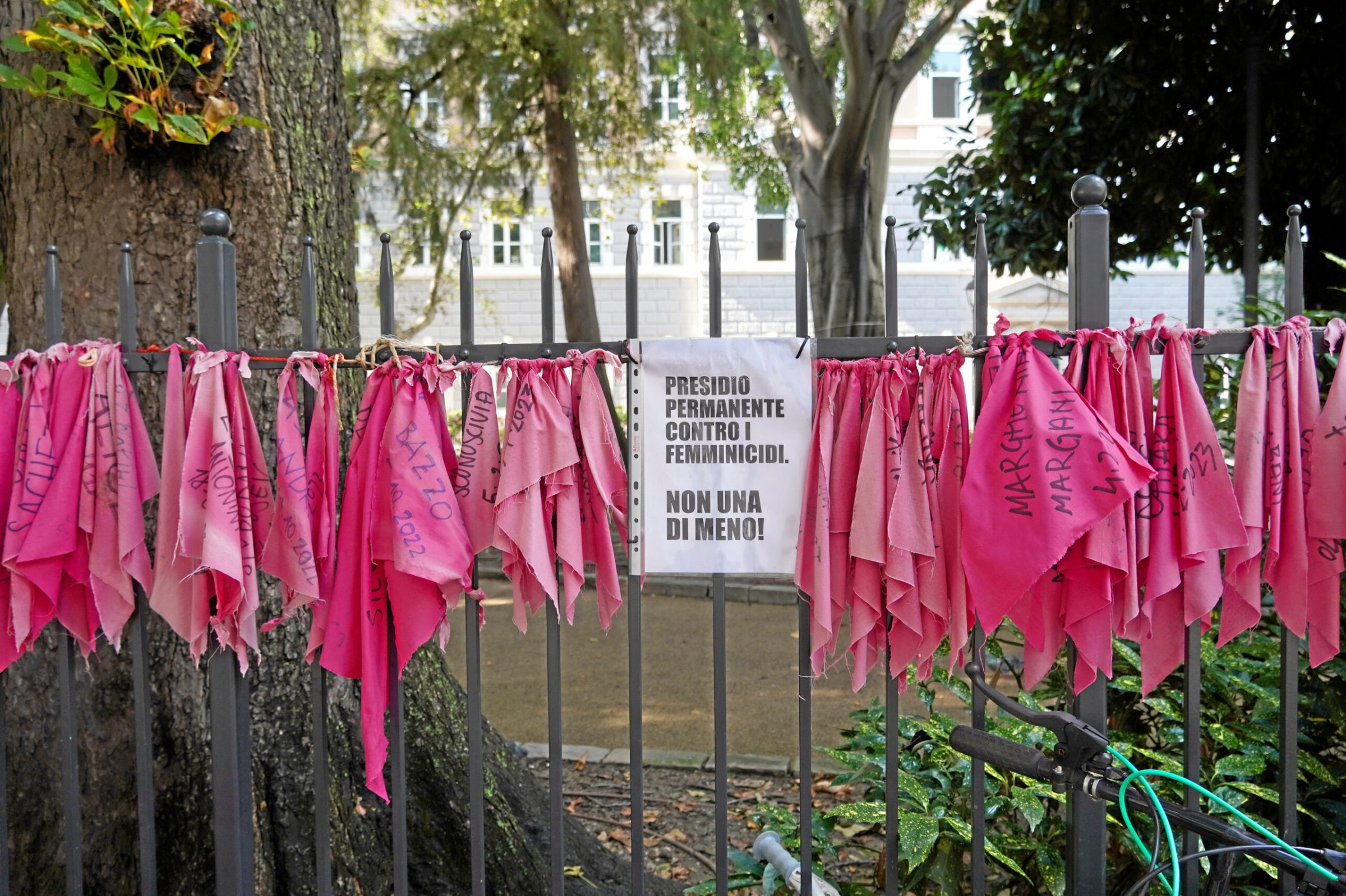 Frauenmorde-in-Italien-Meloni-gibt-sich-feministisch