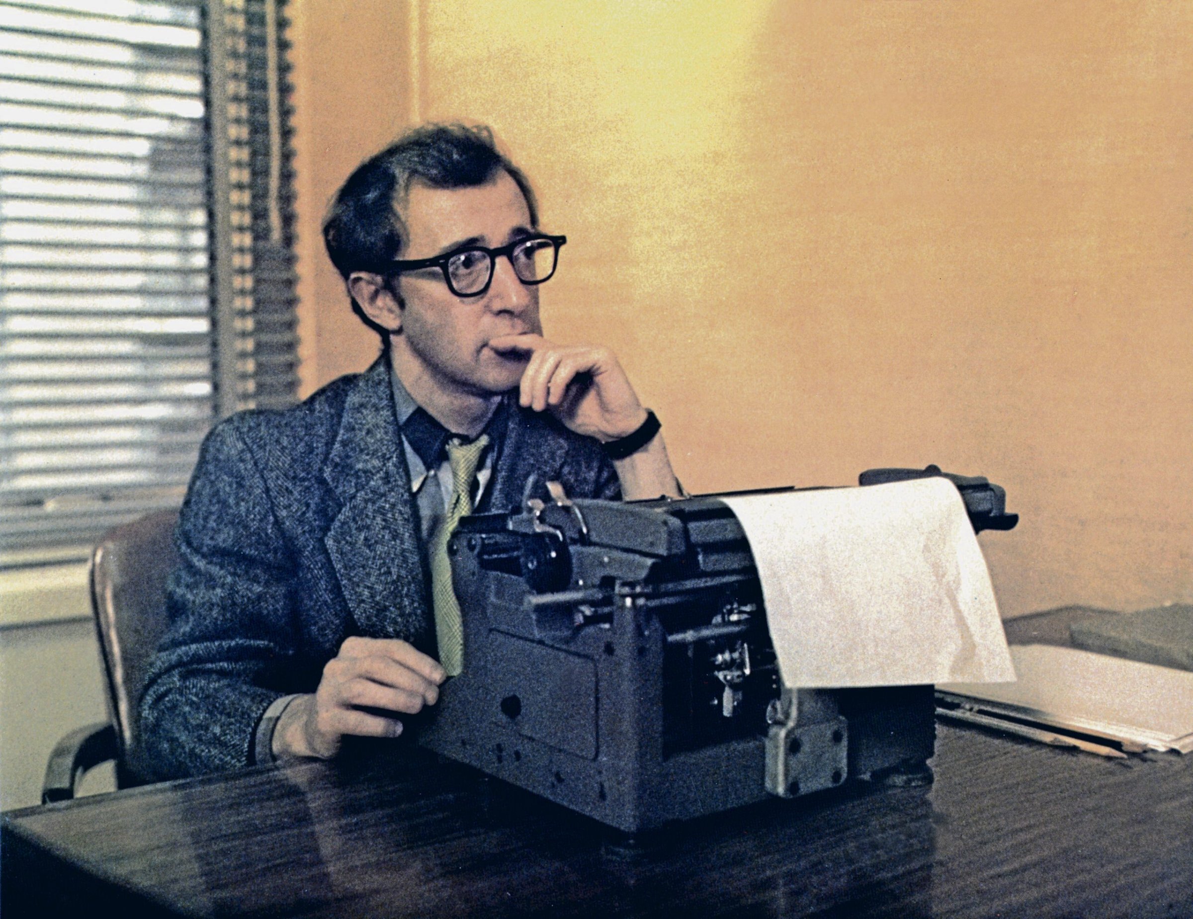 Woody-Allen-Unter-der-Achterbahn-Woody-Allen-wird-90