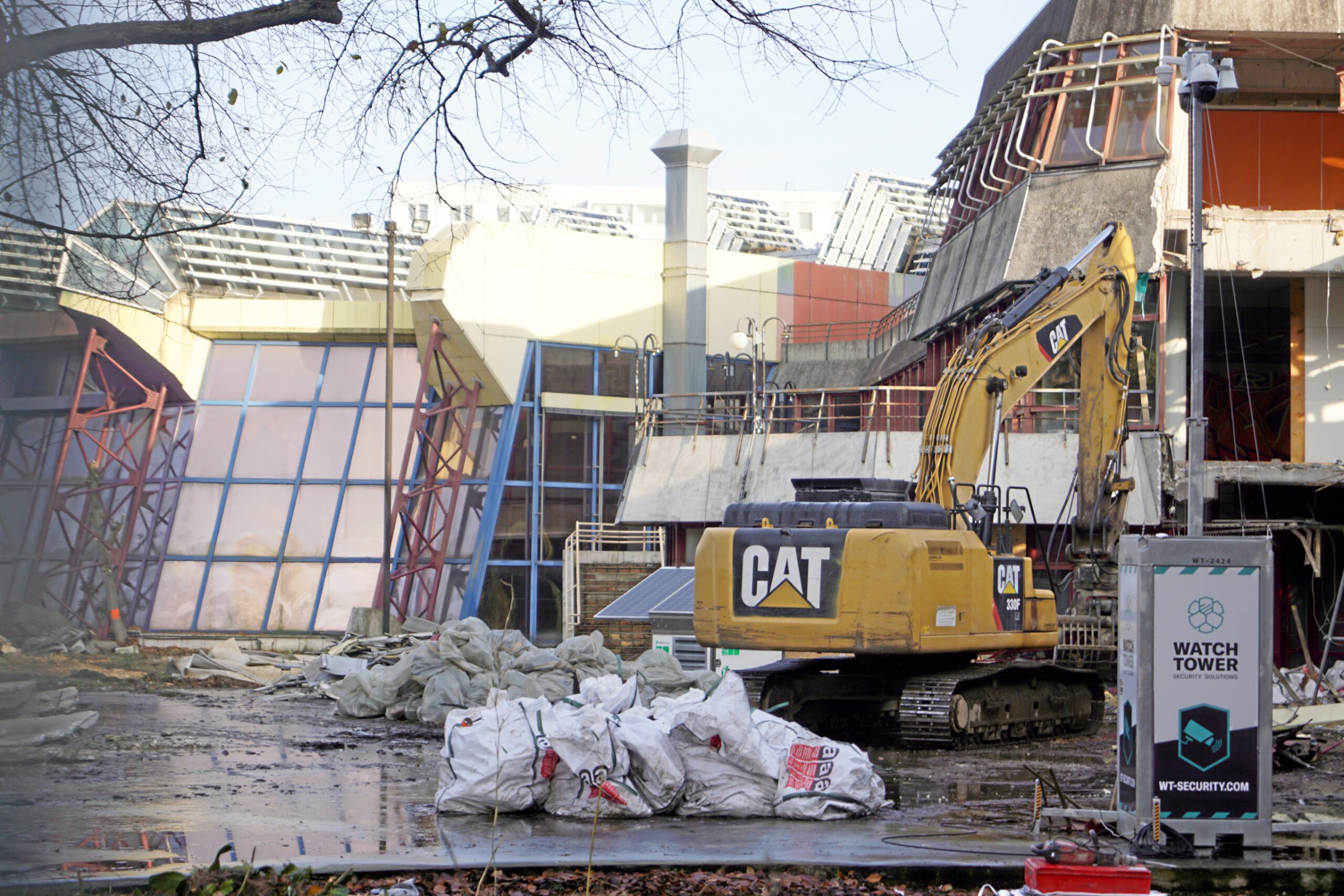 DDR-Kulturgut-SEZ-Abriss-in-Berlin-Am-Spa-bad-wird-s-ernst