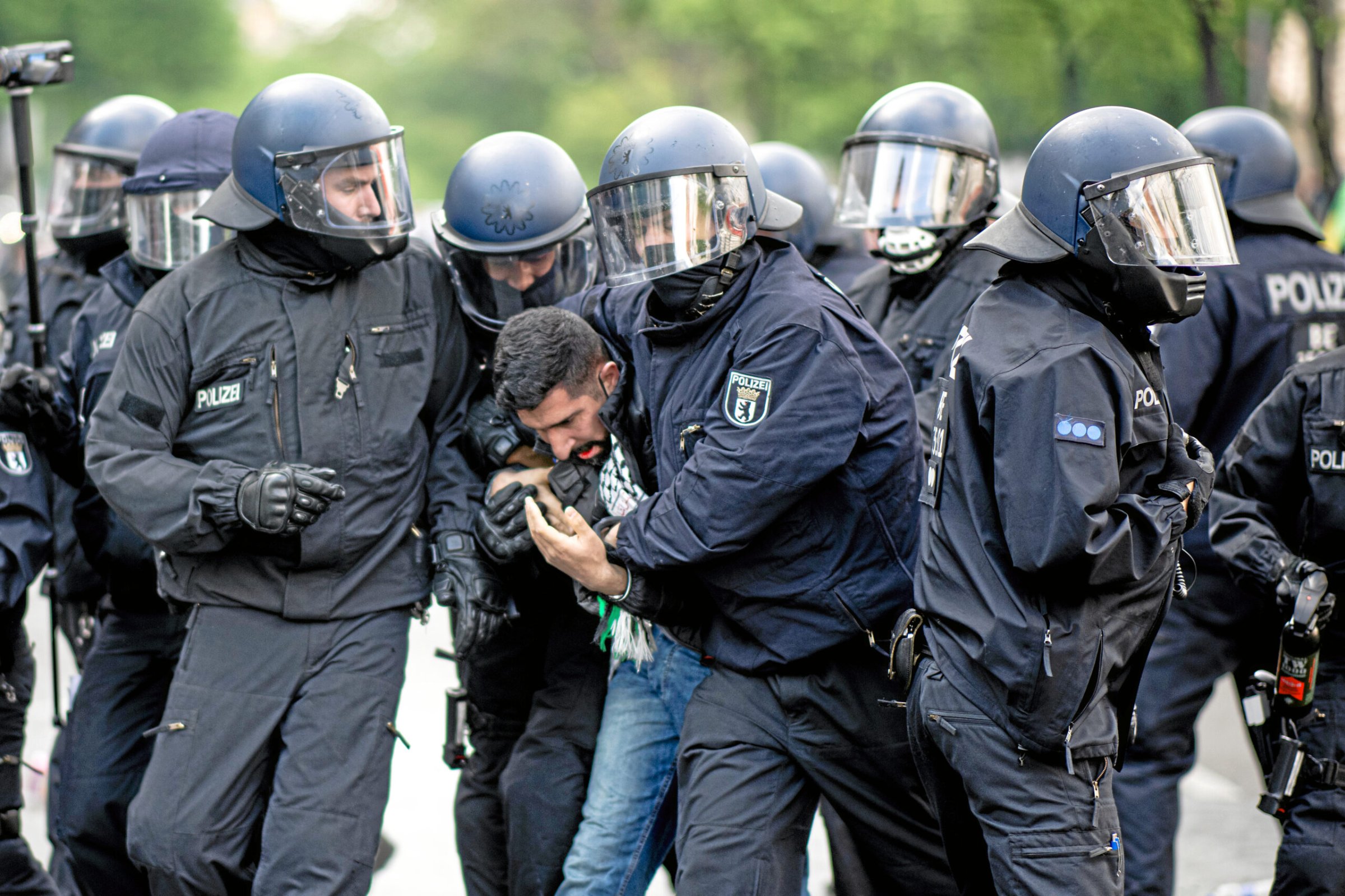 Pal-stina-Solidarit-t-Gewalt-auf-der-Nakba-Demo-Die-Wahrheit-der-Berliner-Polizei