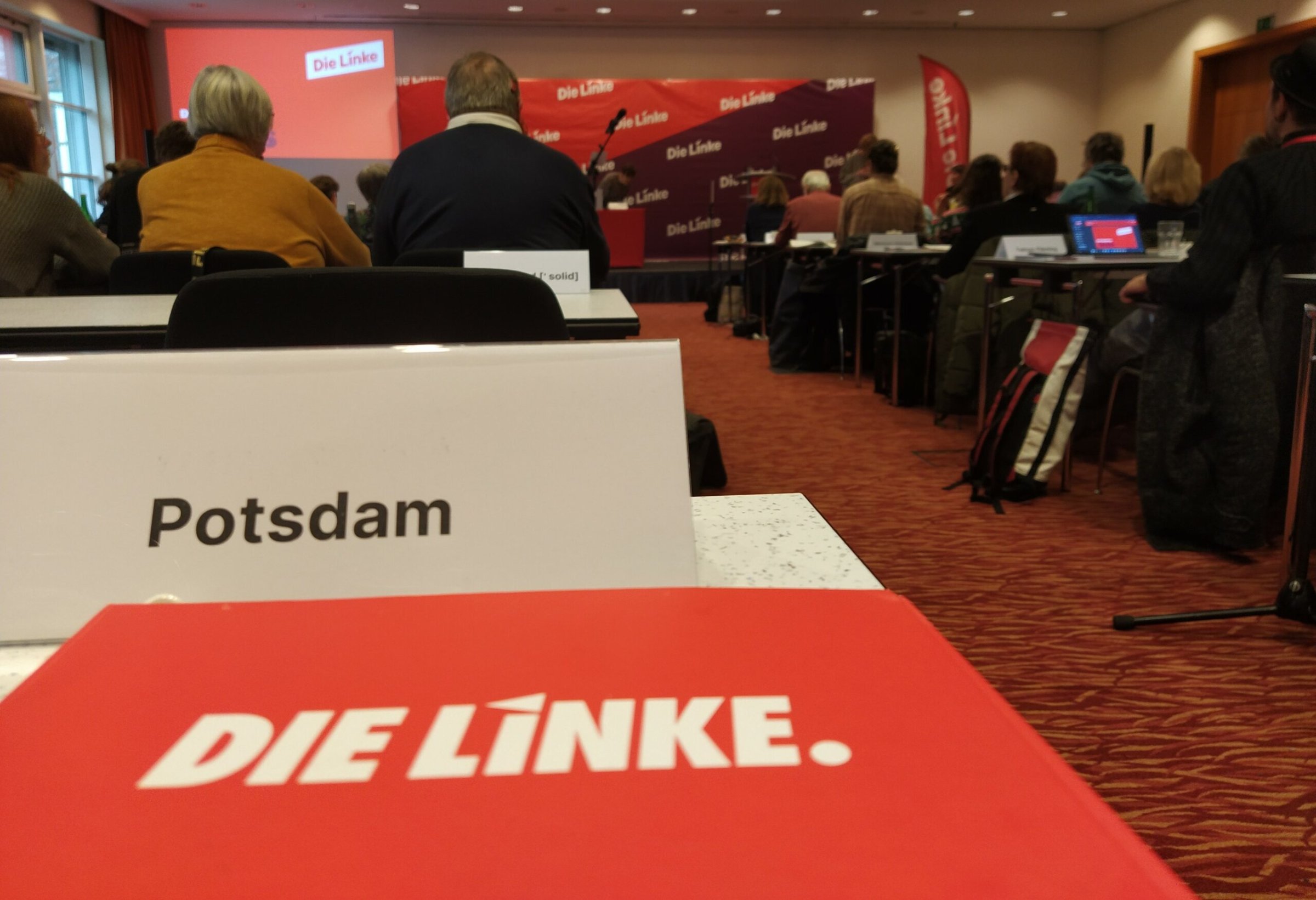 Die-Linke-Brandenburgs-Linke-will-vorw-rts-und-nicht-vergessen
