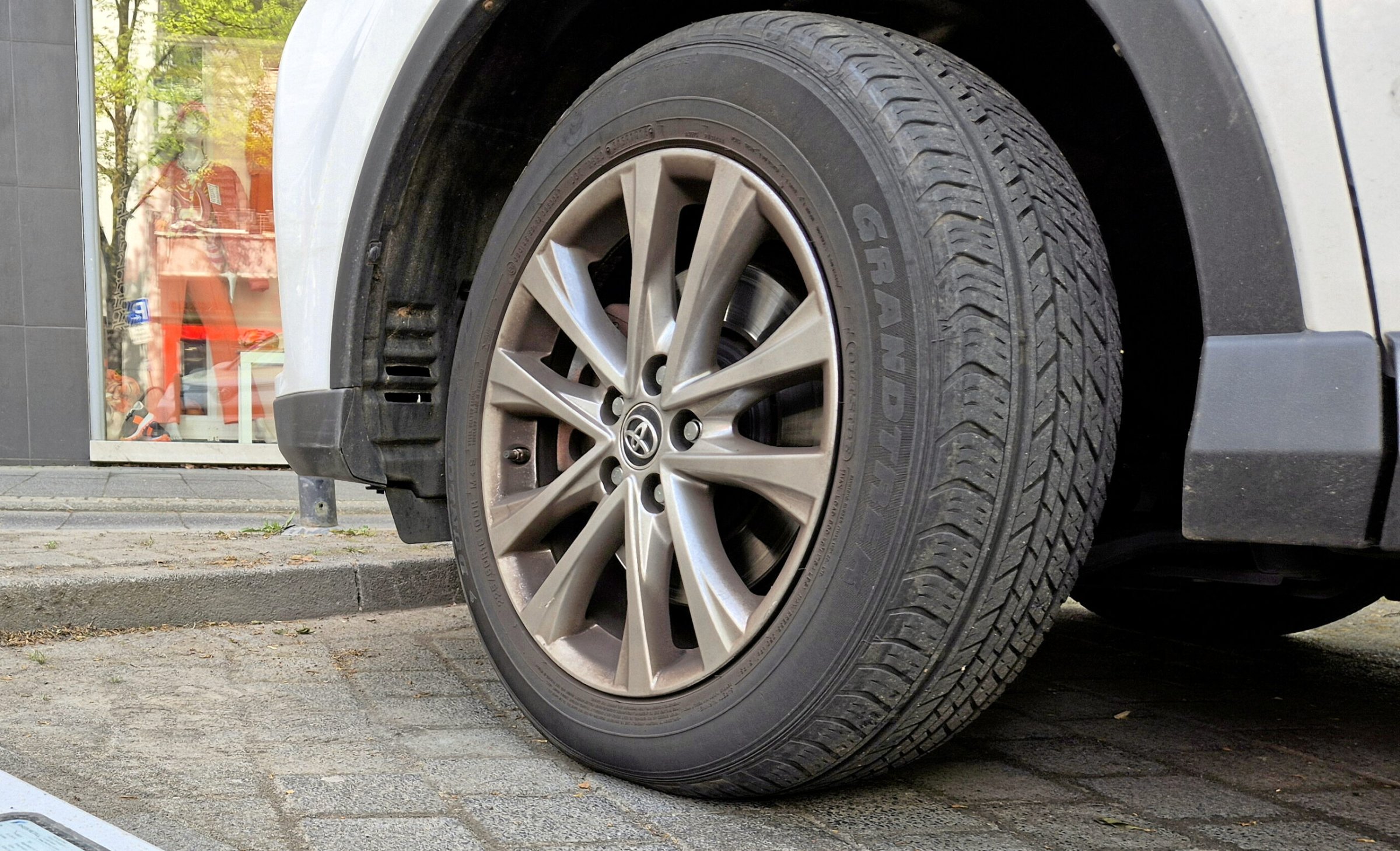 Rechte-Anschlagsserie-Wenn-die-Polizei-keine-Zeugen-sucht