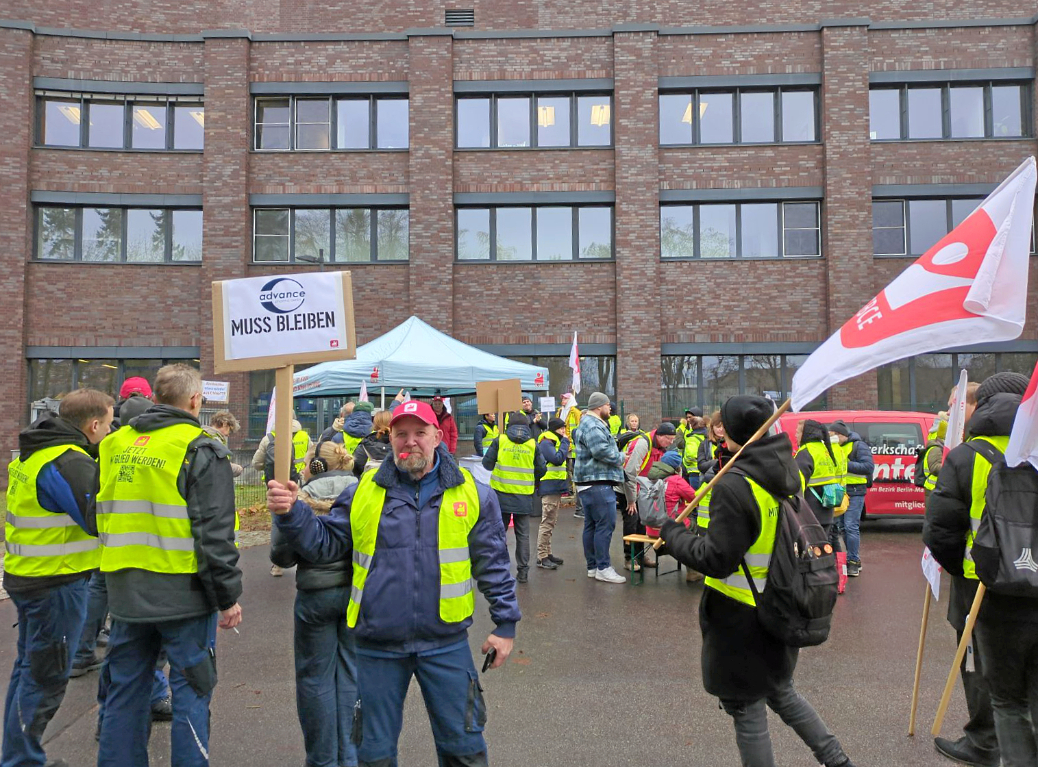 Reinickendorf-Warnstreik-bei-Advance-Pharma-Pharmaindustrie-auf-dem-R-ckzug