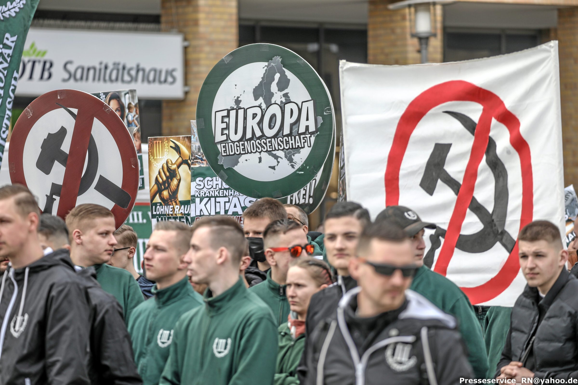 Dritter-Weg-Berlin-Messer-Neonazi-Antifa-und-eine-einseitige-Ermittlung-