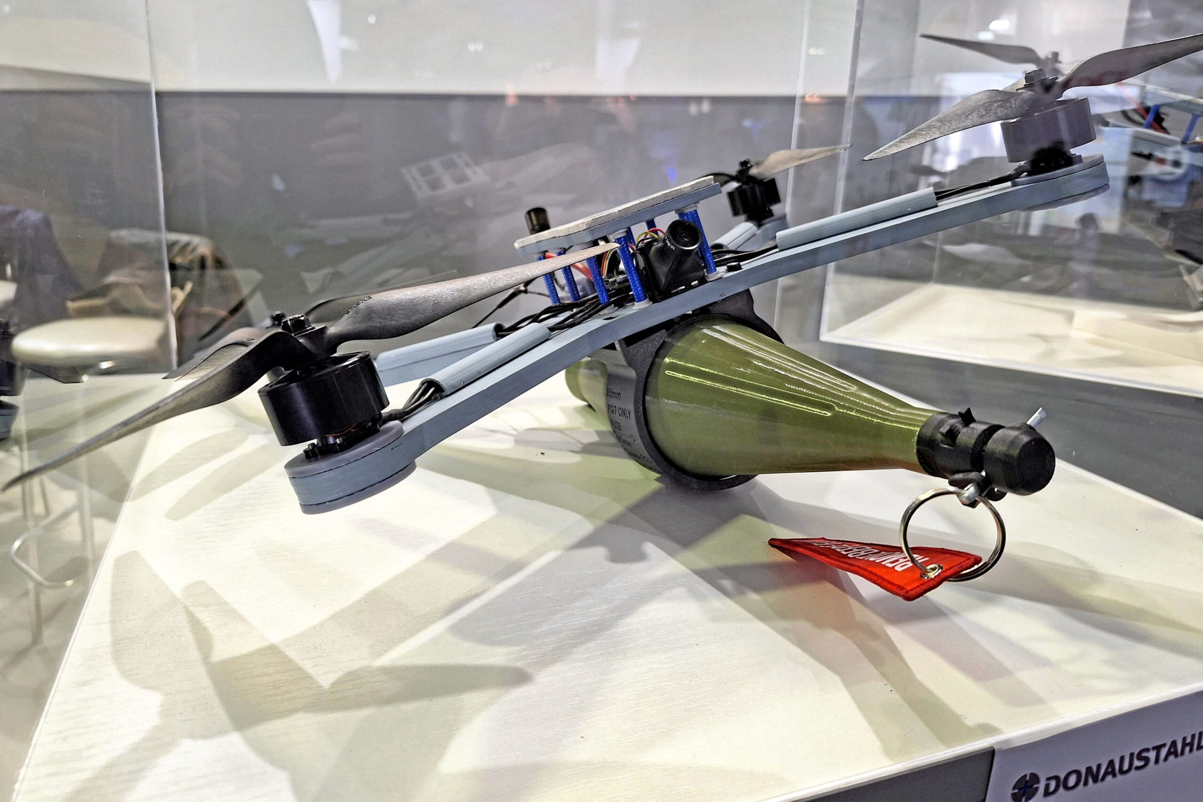 -Herumlungernde-Munition-Fabriken-auf-Sparflamme-Drohnen-auf-Zuruf