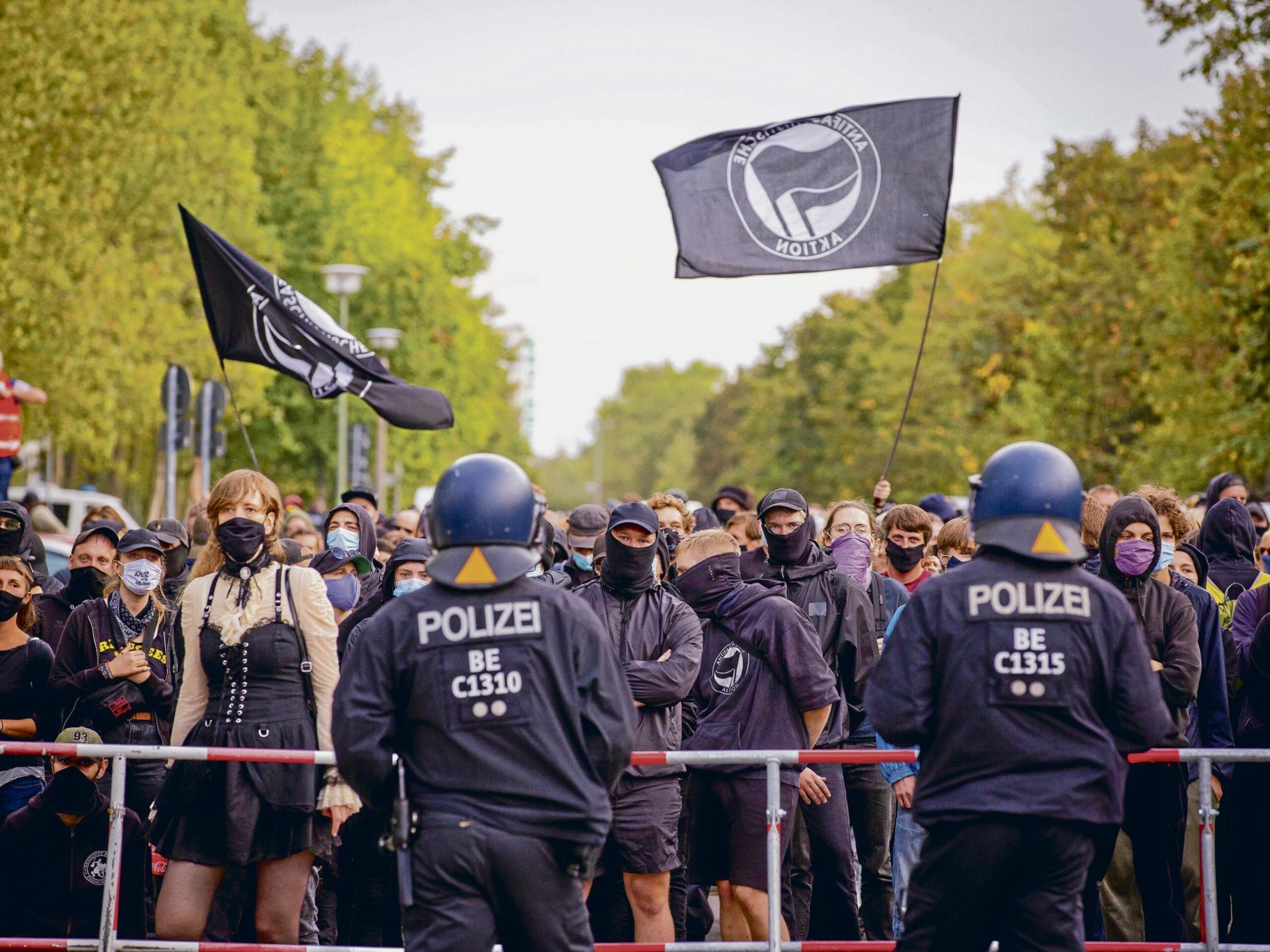 Rechtsextremismus-Dritter-Weg-in-Berlin-Antifaschisten-auf-der-Anklagebank