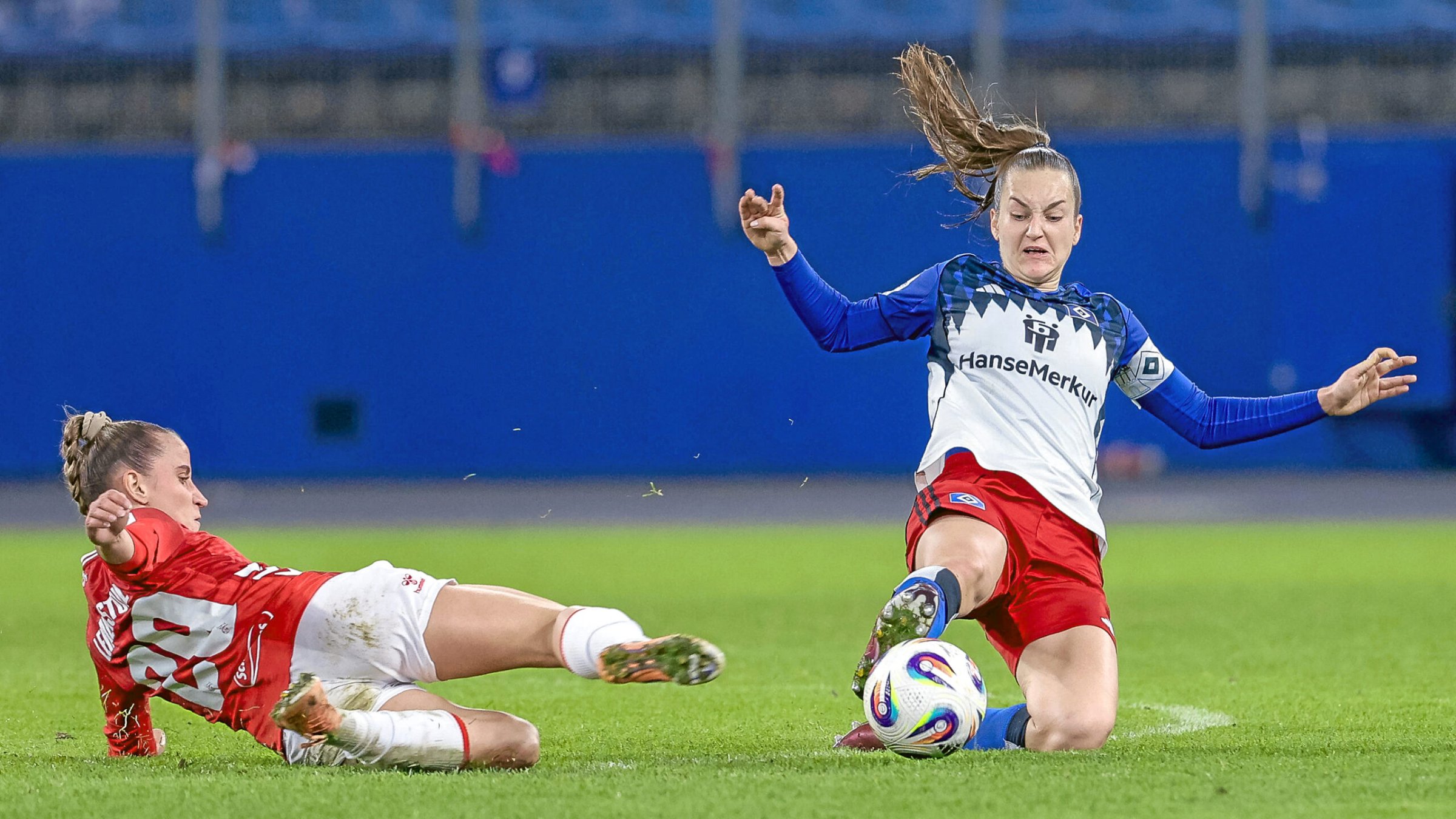 Fu-ball-Kampf-um-die-Frauen-Bundesliga-Klubs-versus-DFB