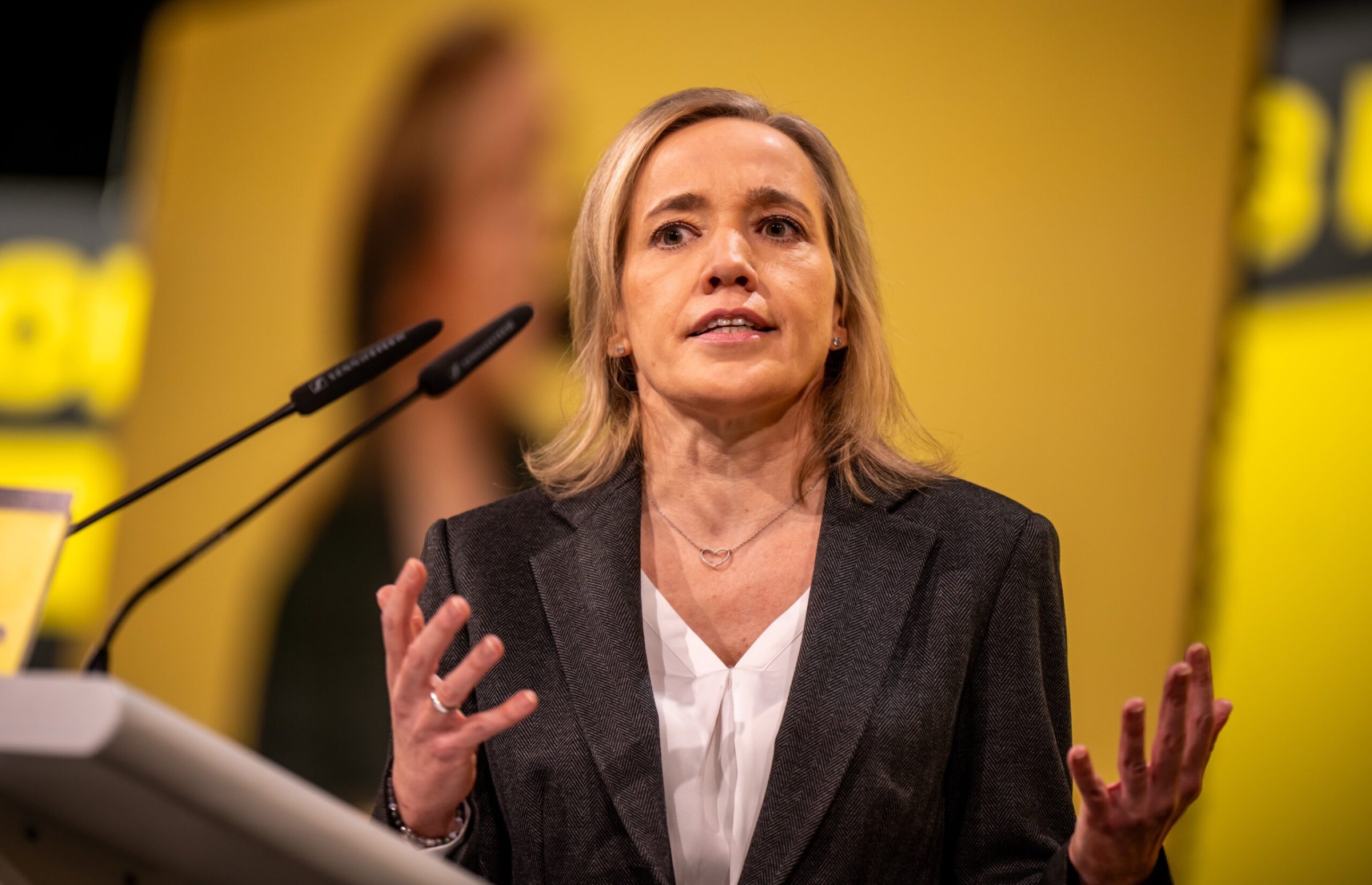 Behinderte-Menschen-Kristina-Schr-der-Fies-mit-Herz