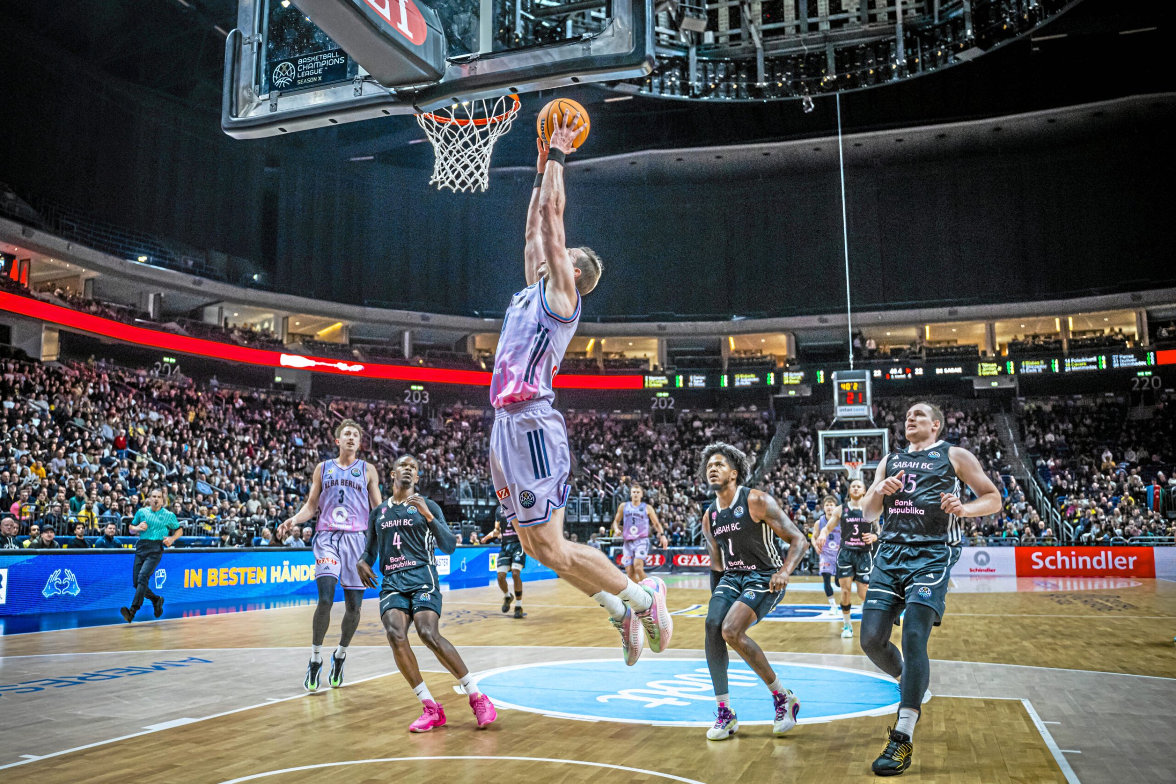Basketball-Alba-Berlin-schrumpft-sich-gl-cklich