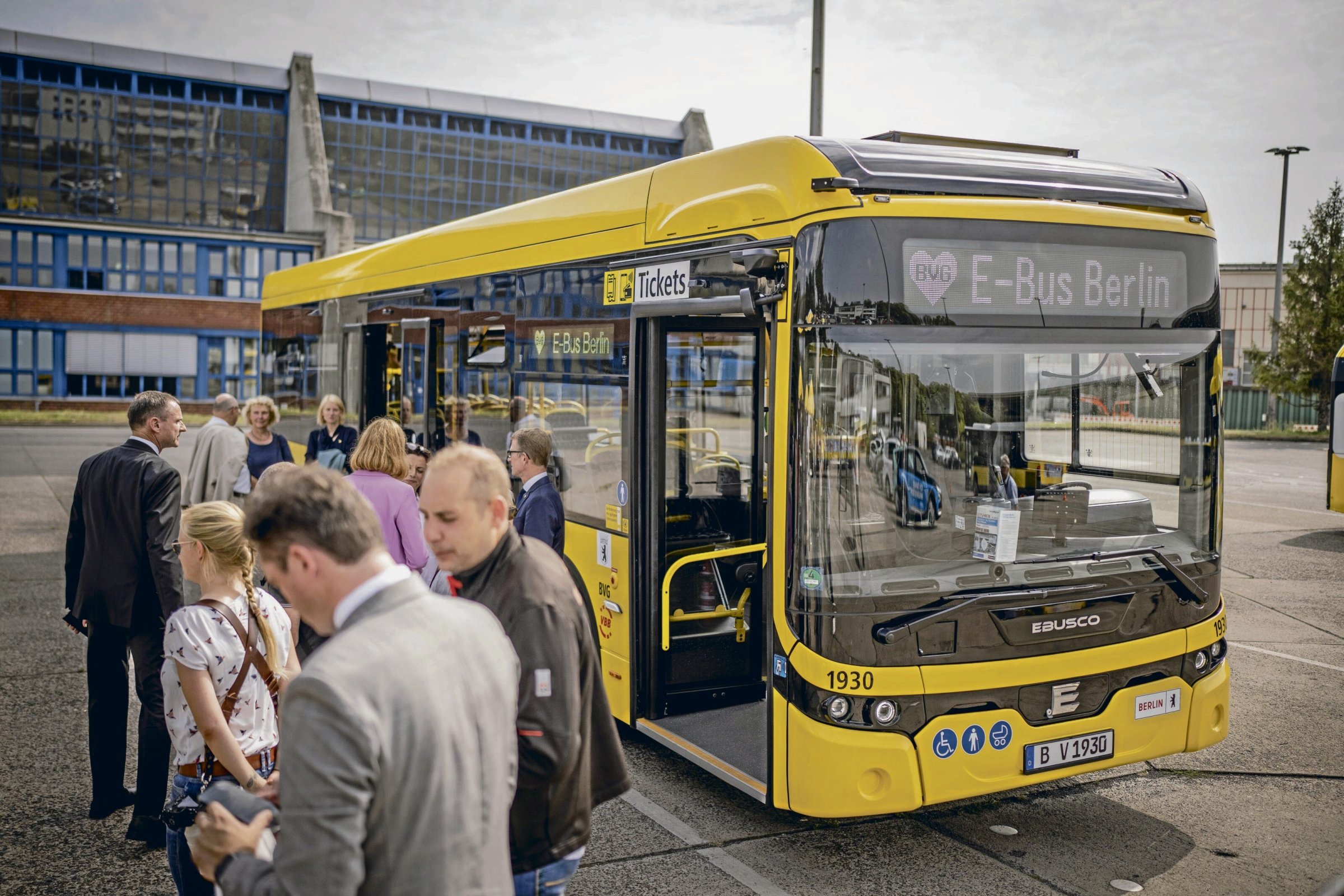 BVG-Risse-in-der-Karosserie-70-E-Busse-stillgelegt