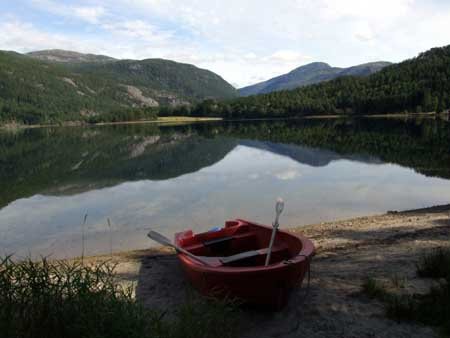 Urlaub – Sehnsucht nach heiler Welt, Abenteuer und schöner Landschaft, wie hier in Norwegen.
