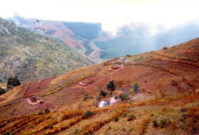 Der Berg Kwaedza etwa im Jahre 1990 ...